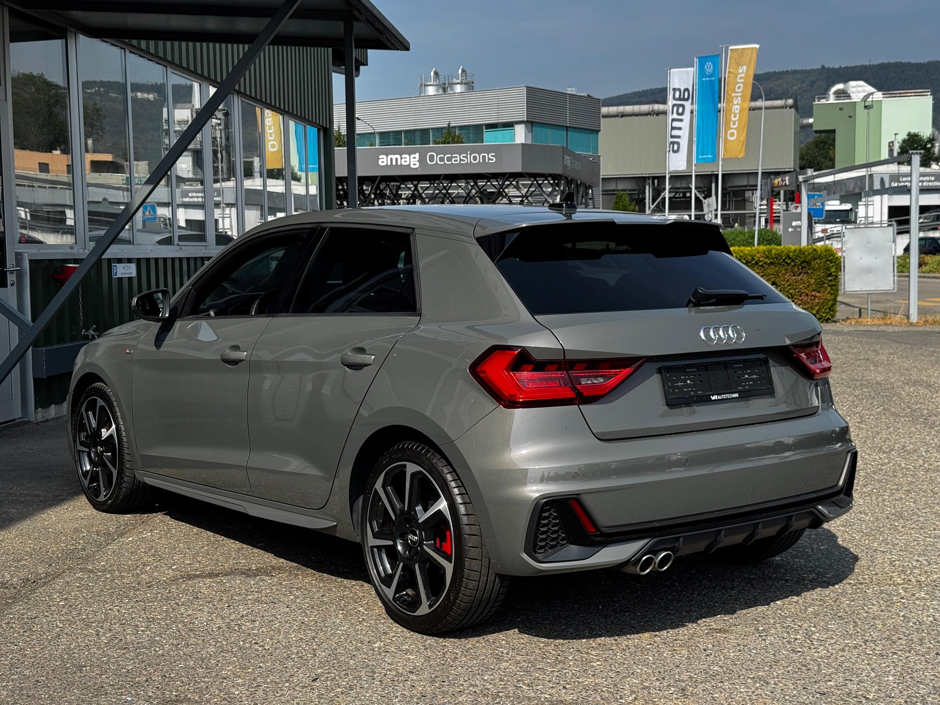 AUDI A1 Sportback 40 TFSI S Line S-tronic-image-11