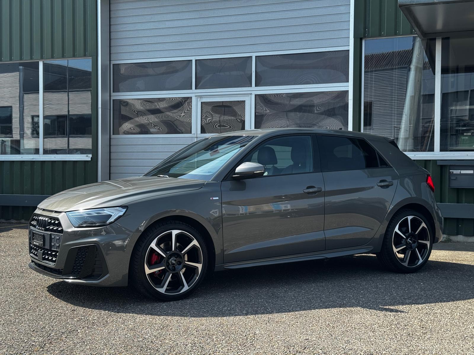 AUDI A1 Sportback 40 TFSI S Line S-tronic-showroom-element-1