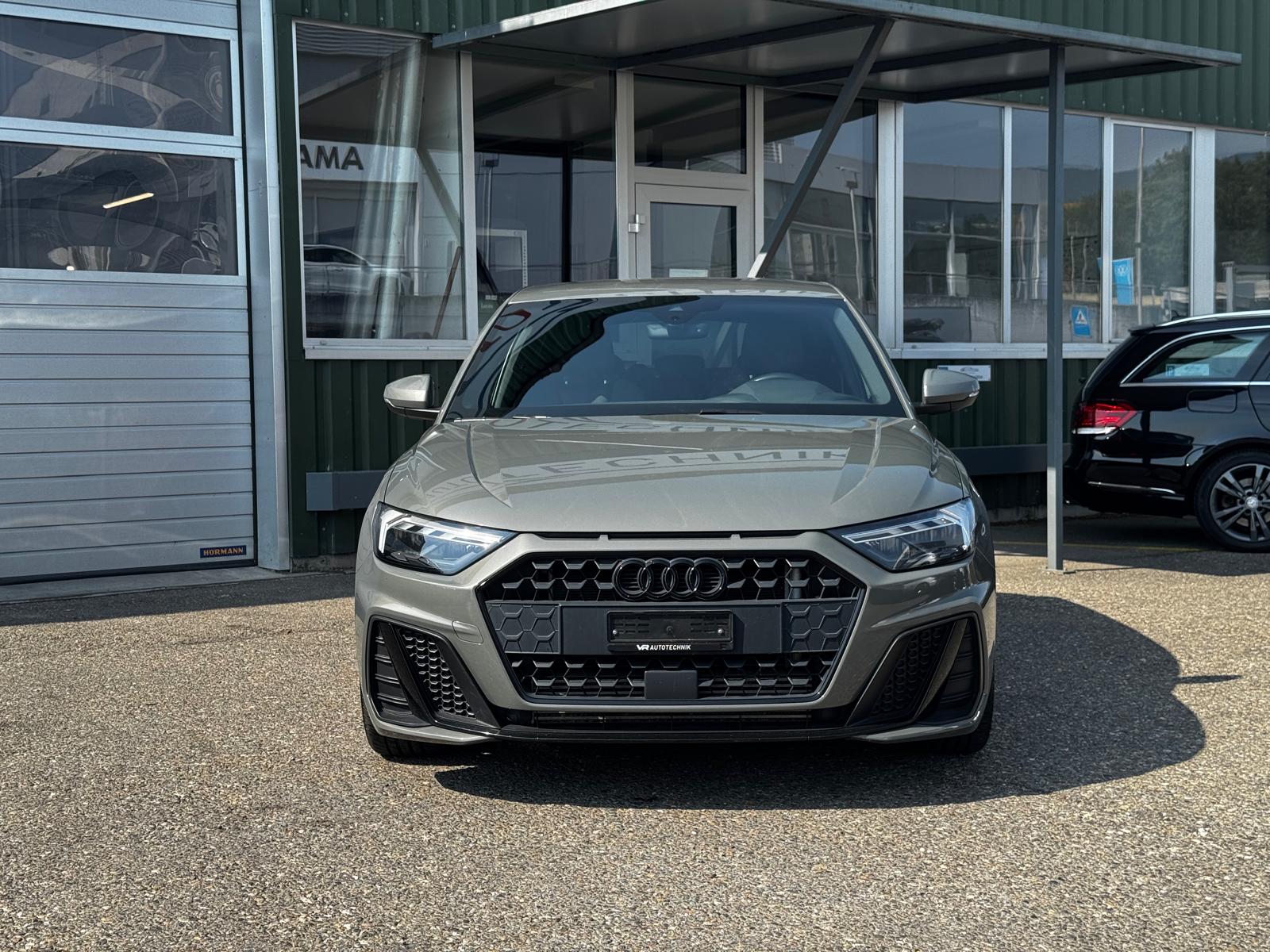 AUDI A1 Sportback 40 TFSI S Line S-tronic-image-4
