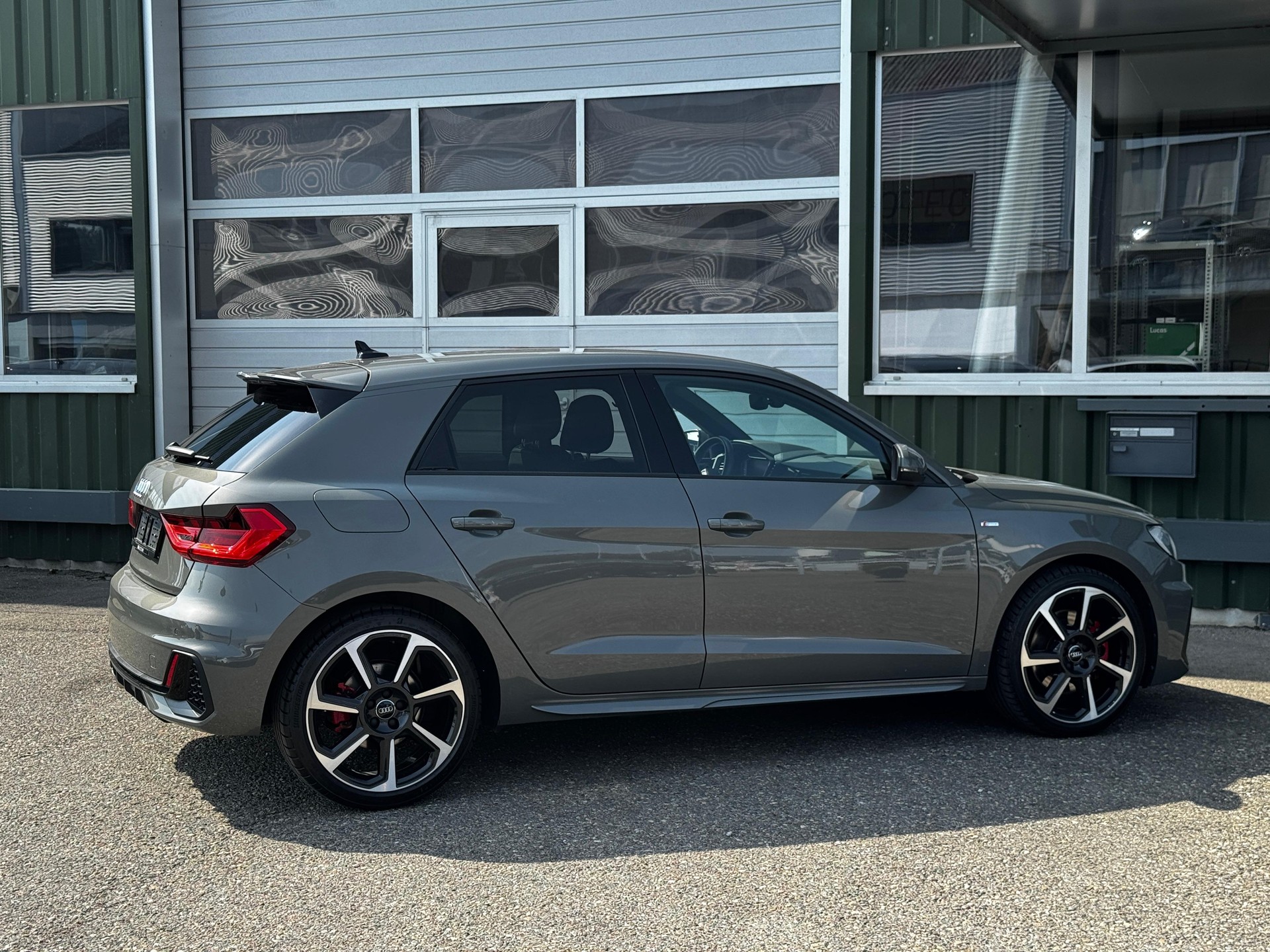 AUDI A1 Sportback 40 TFSI S Line S-tronic-image-8