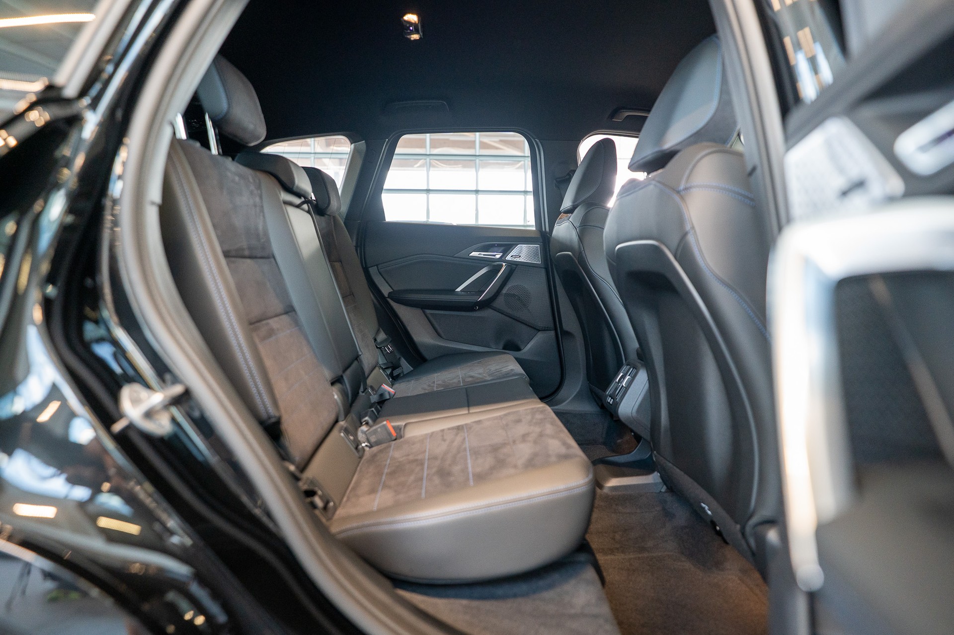 BMW X1 M35i / Head-Up / Harman Kardon / 360° Kamera-image-11
