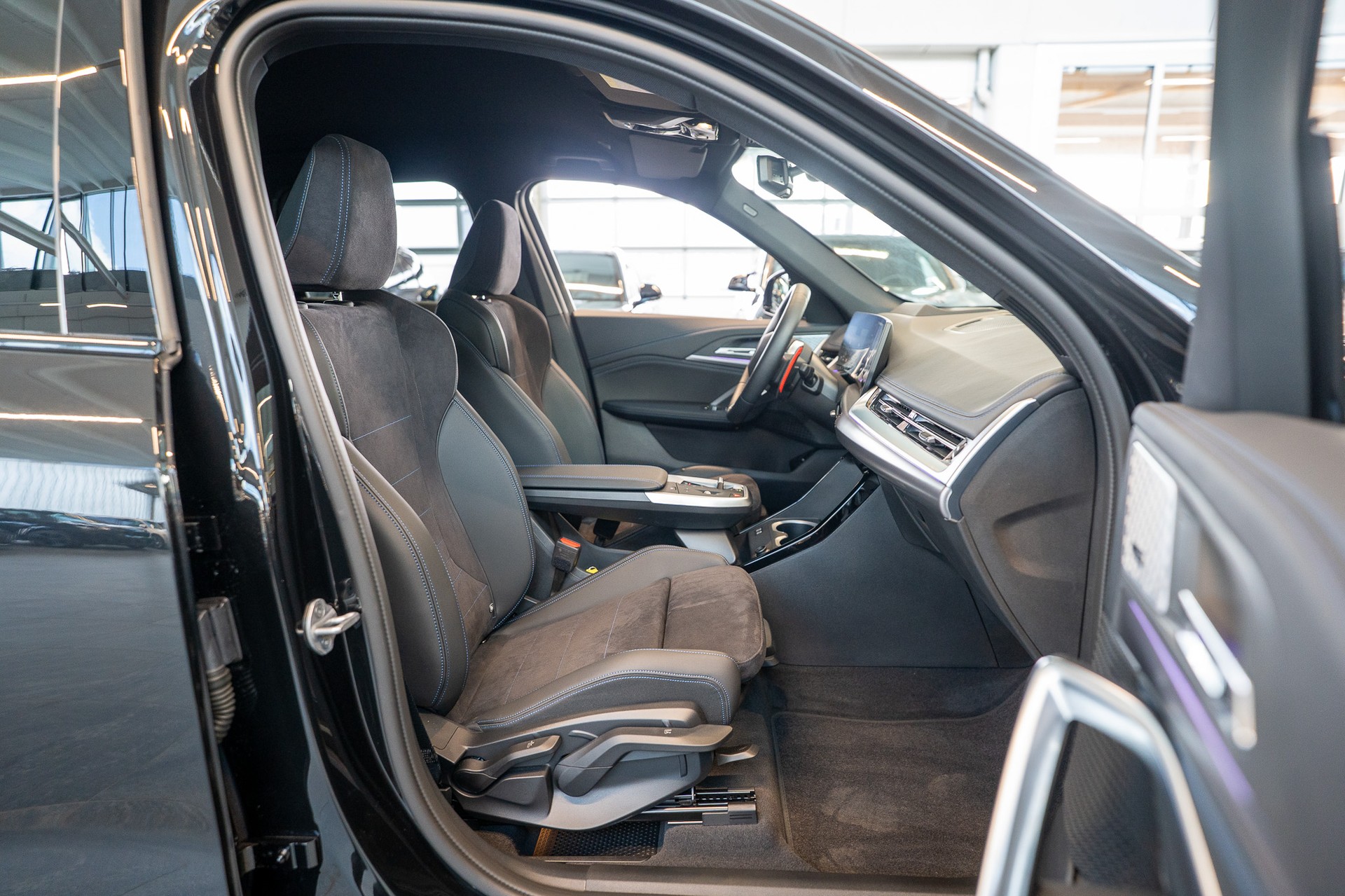 BMW X1 M35i / Head-Up / Harman Kardon / 360° Kamera-image-12