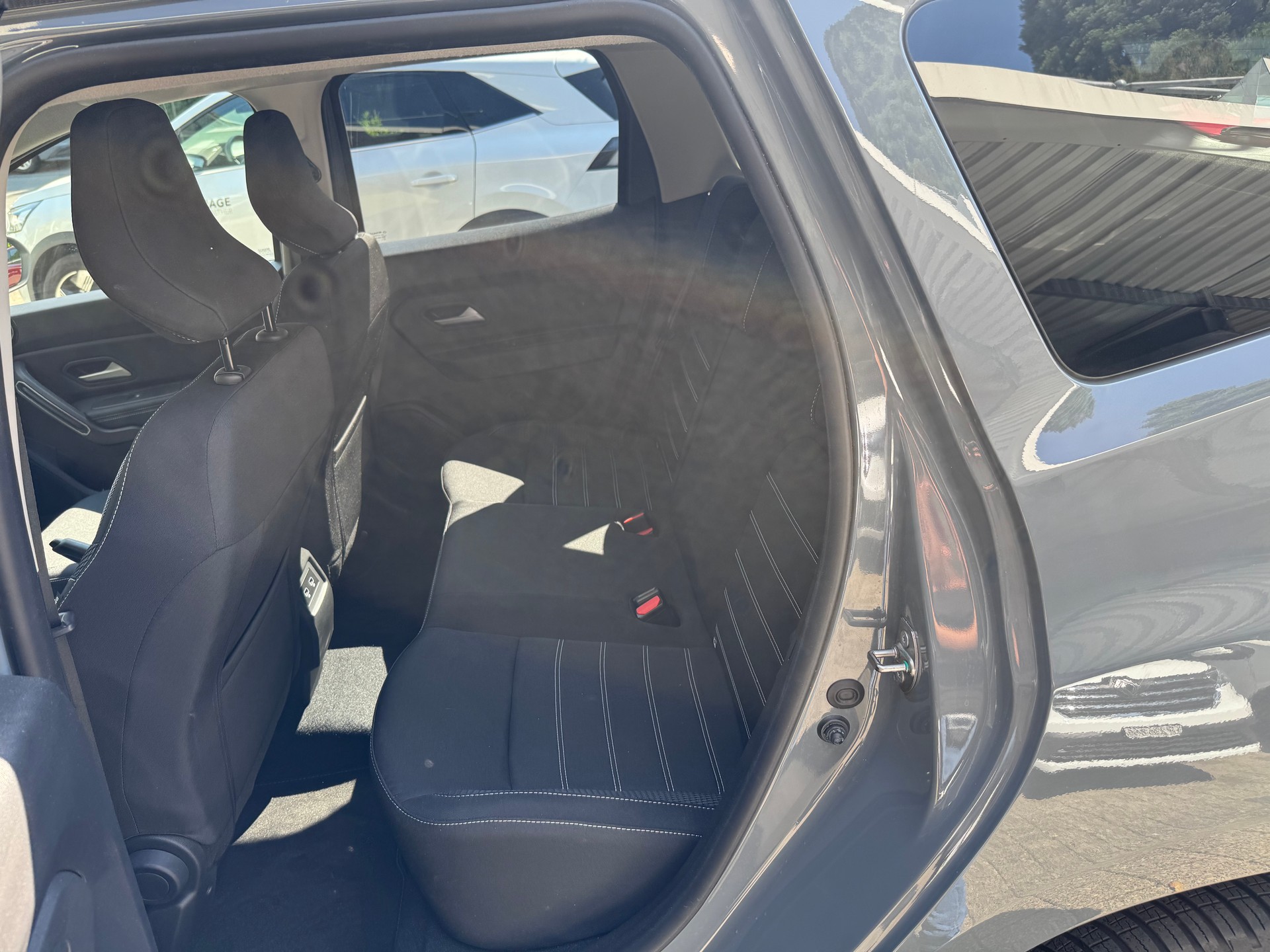 DACIA Duster TCe 150 Journey+ 4x4-image-14