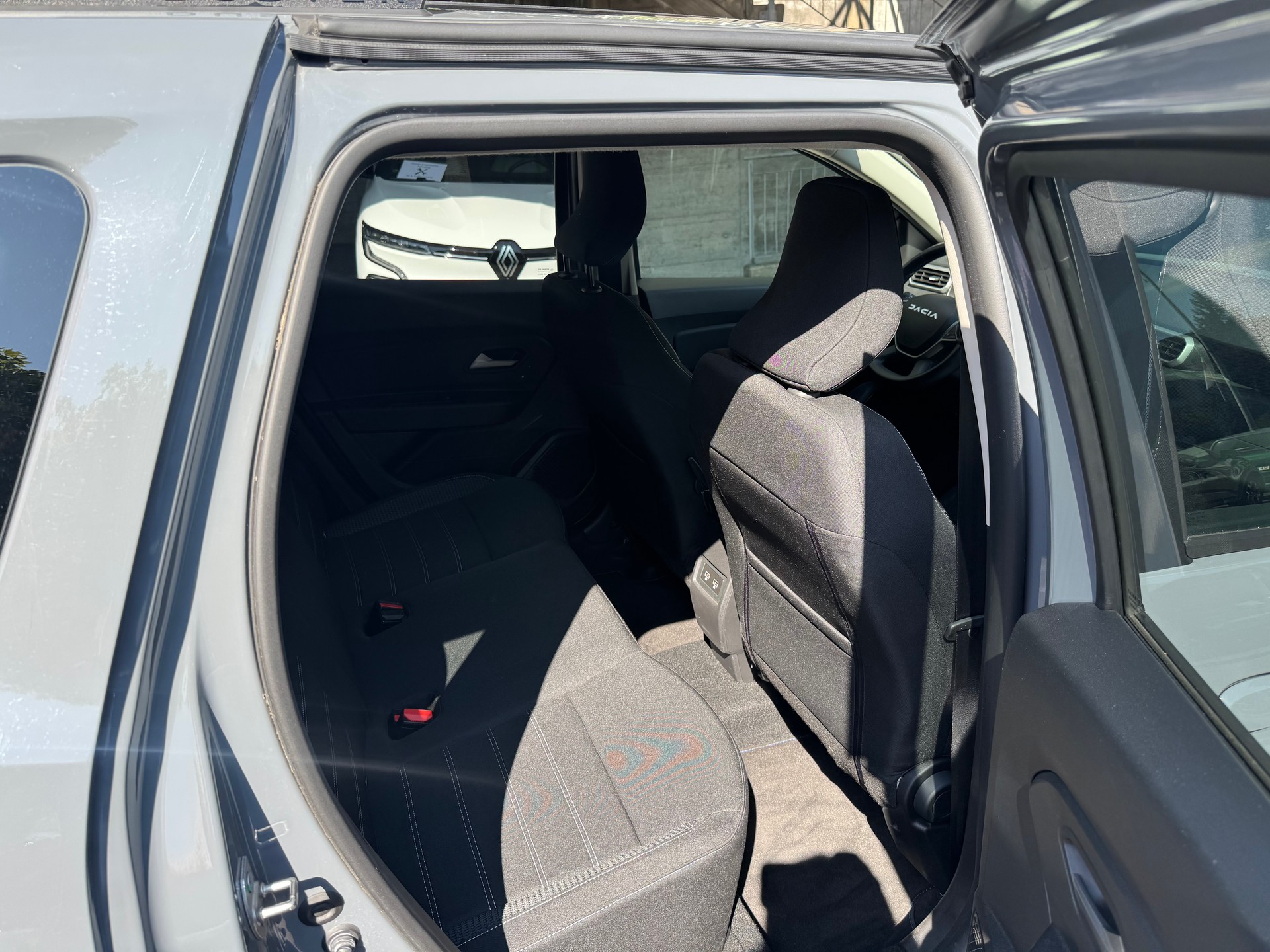 DACIA Duster TCe 150 Journey+ 4x4-image-13