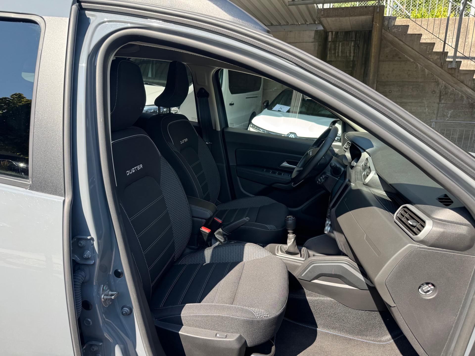 DACIA Duster TCe 150 Journey+ 4x4-image-12