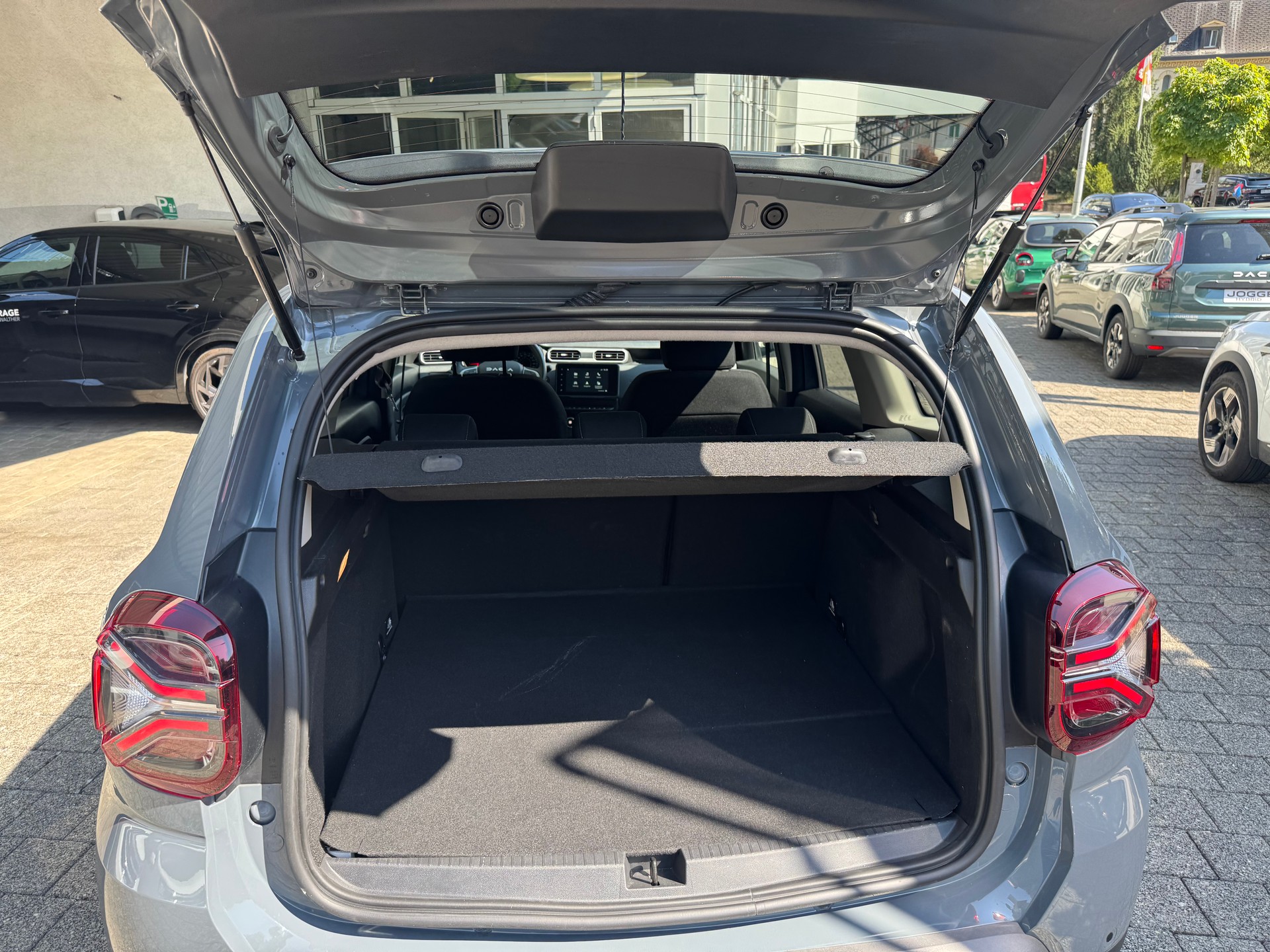 DACIA Duster TCe 150 Journey+ 4x4-image-15