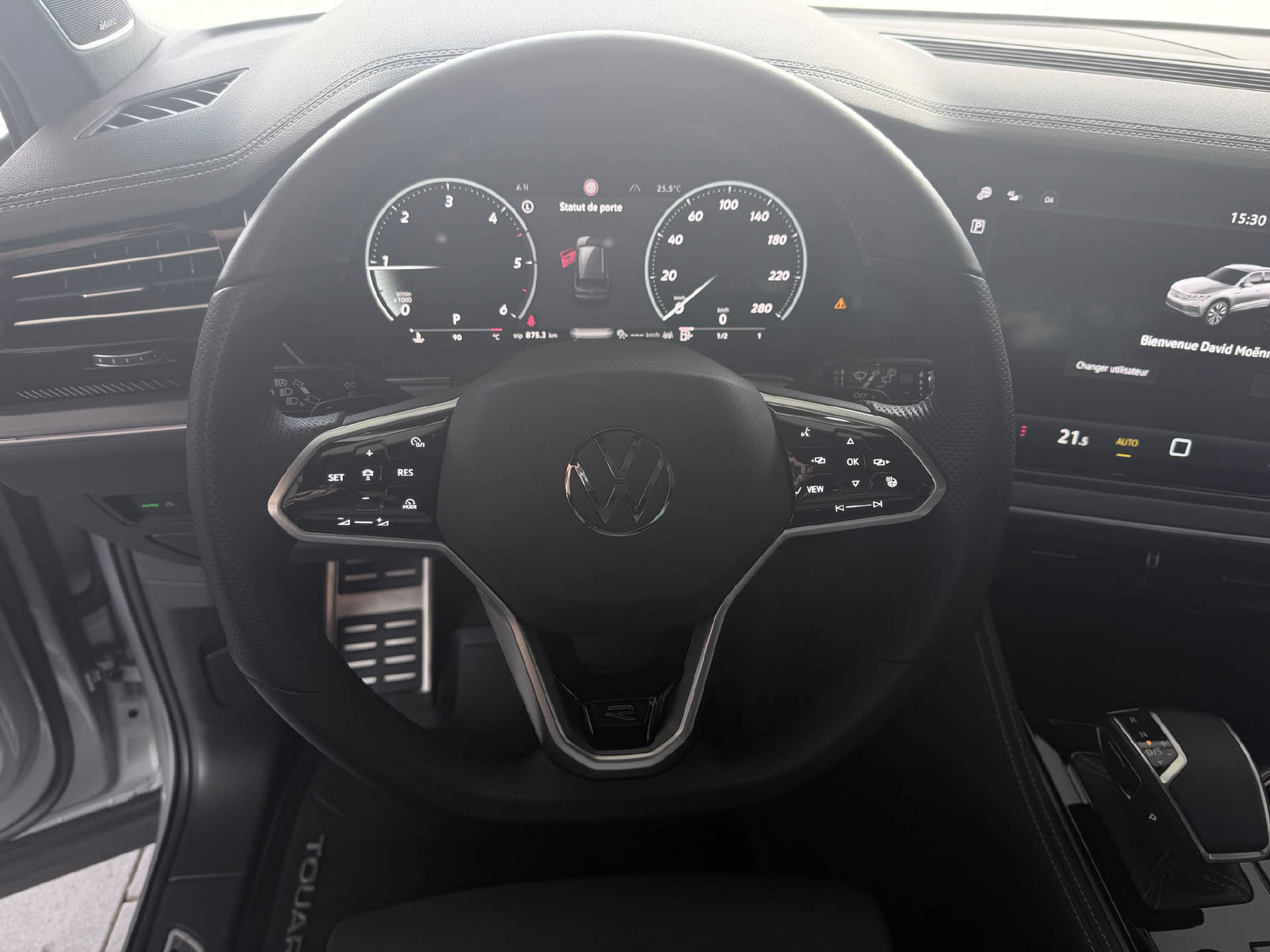 VW Touareg 3.0 V6 TDI 286 R-Line-image-8