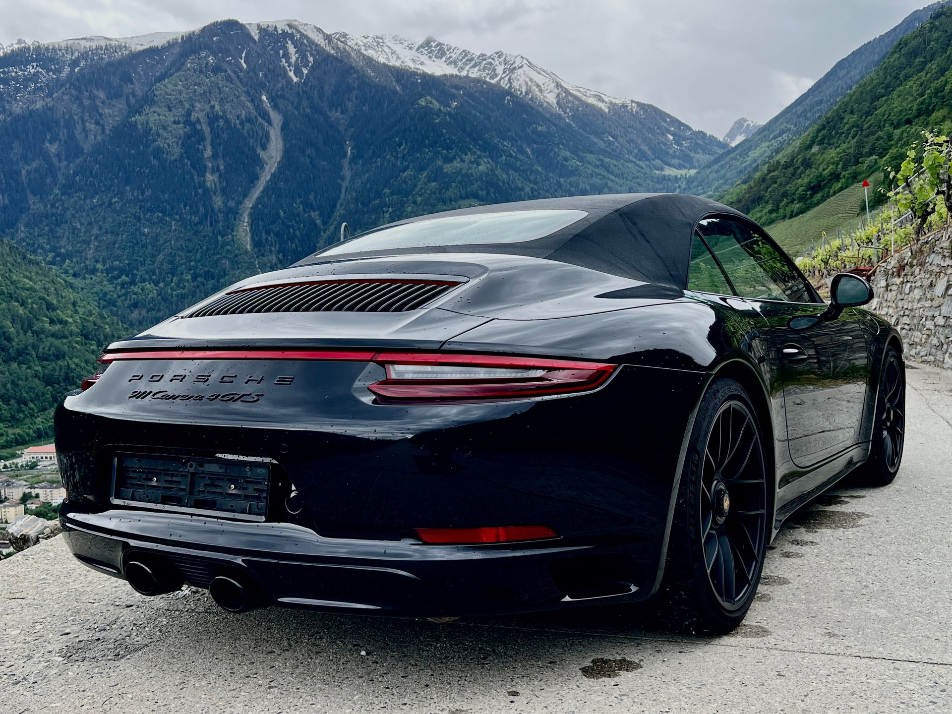PORSCHE 911 Carrera 4 GTS Cabrio PDK-showroom-element-1
