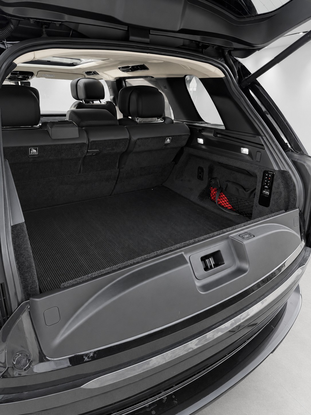 LAND ROVER 4.4 V8 Autobiography-image-3
