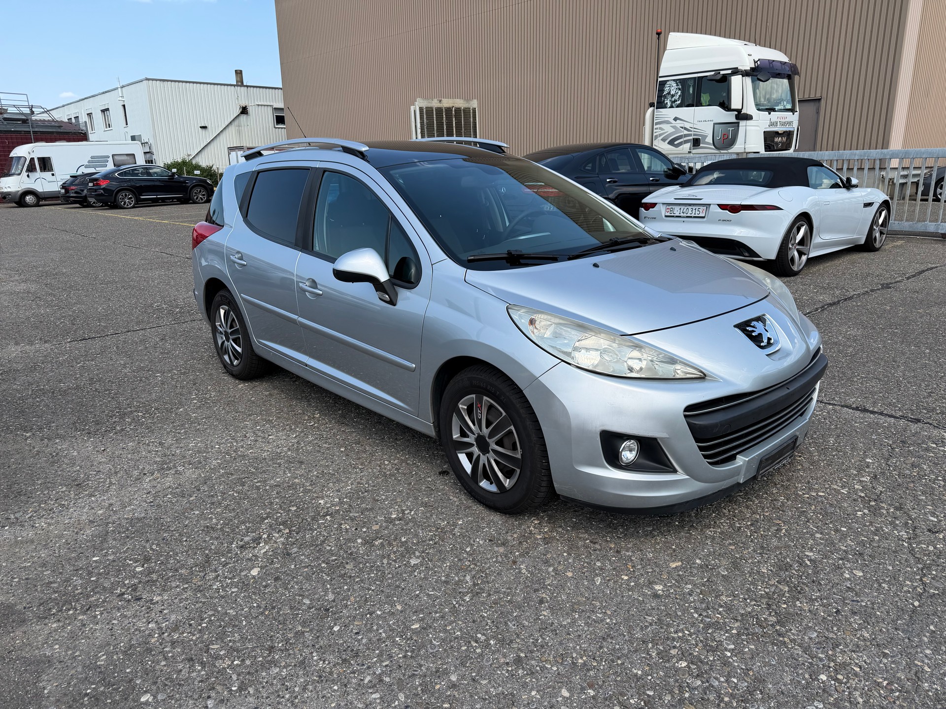 PEUGEOT 207 SW 1.6 16V Lion Edition Automatic-image-1