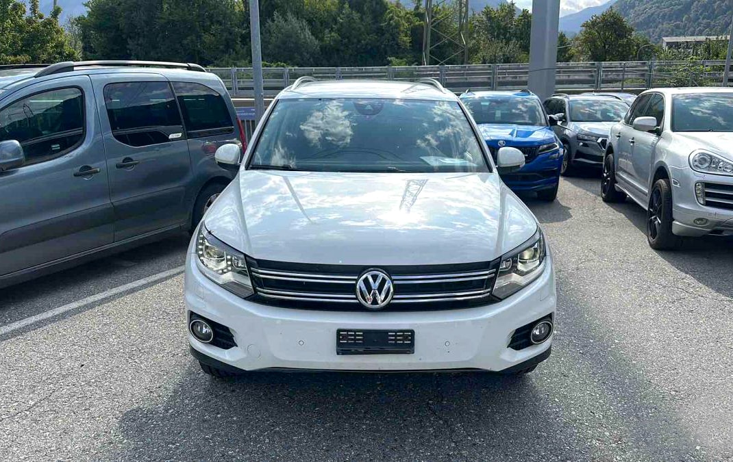 VW Tiguan 2.0 TDI BMT Design 4Motion DSG-image-2