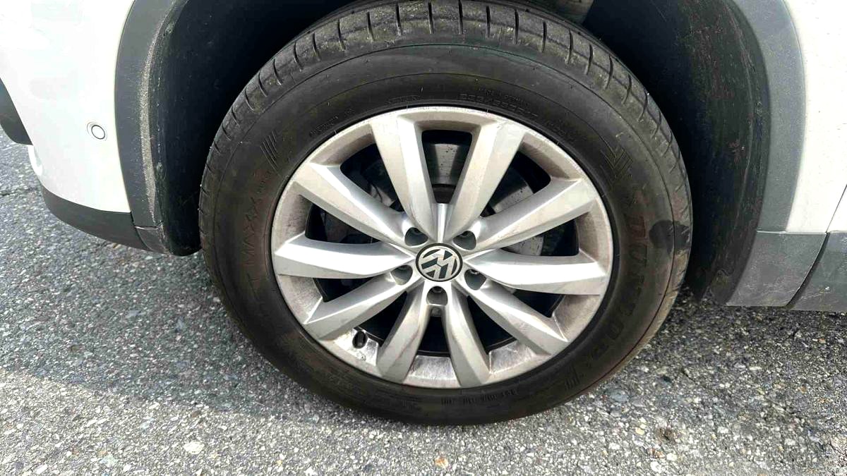 VW Tiguan 2.0 TDI BMT Design 4Motion DSG-image-9