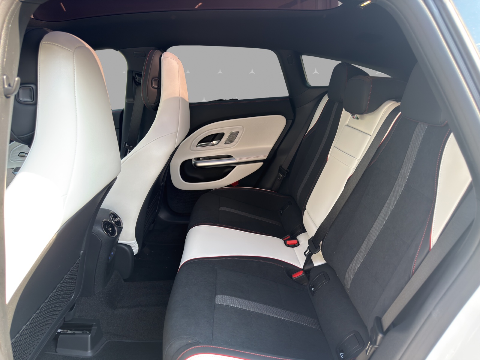 MERCEDES-BENZ CLA Shooting Brake 220 4Matic 8G-DCT-image-13