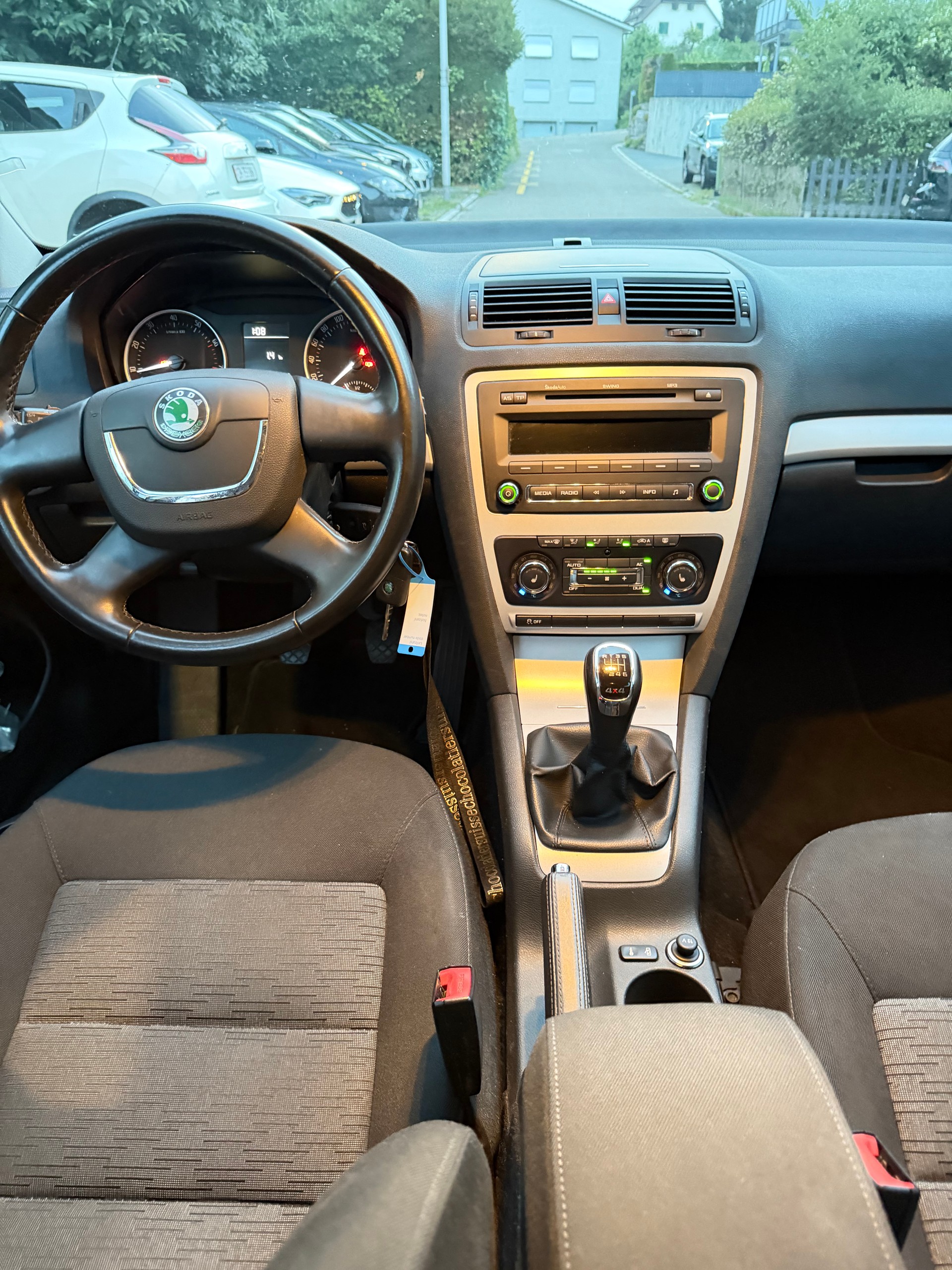 SKODA Octavia Combi 1.8 TSI Arosa 4x4/ FRISCH AB MFK & SERVICE-image-8