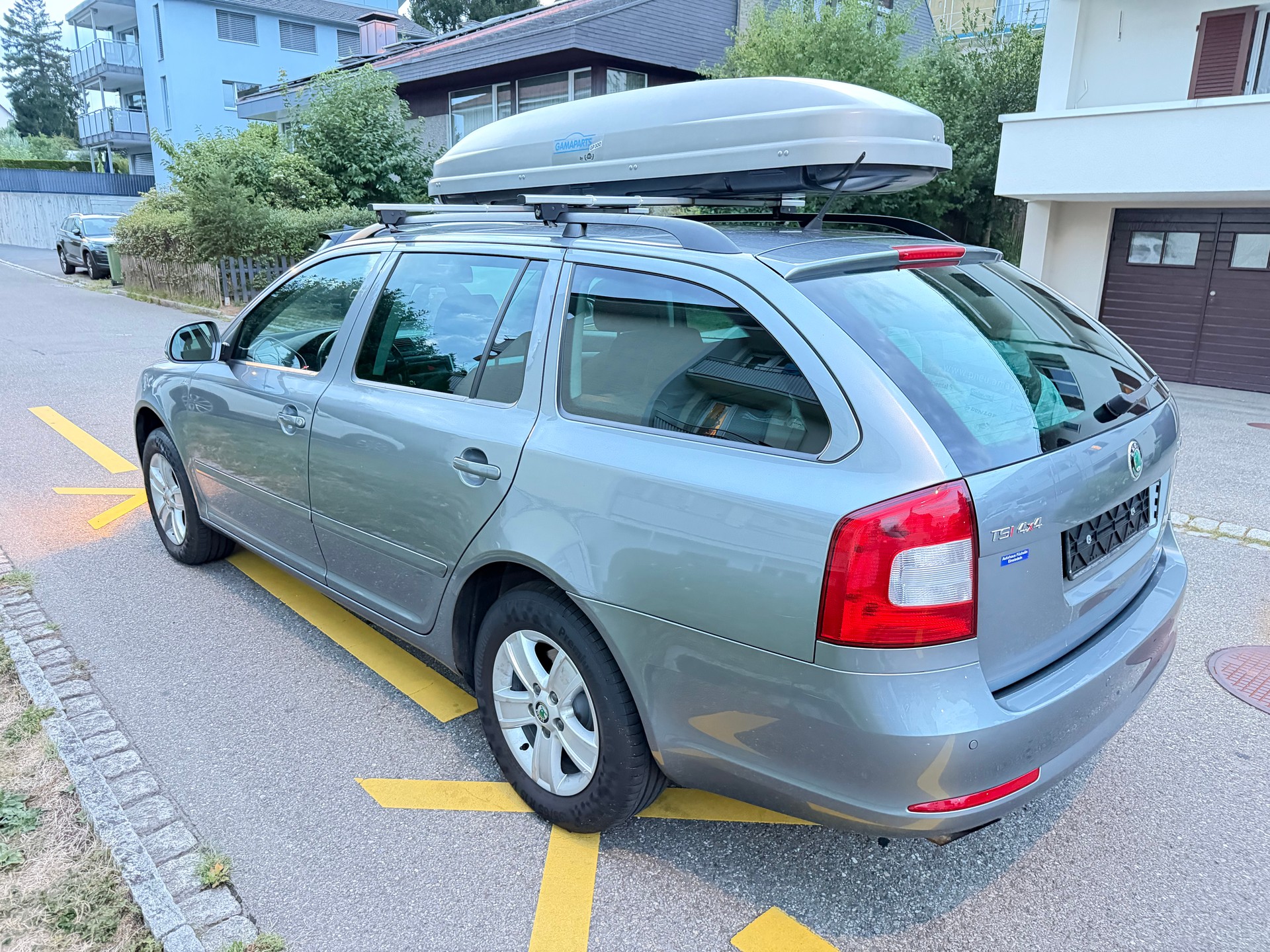 SKODA Octavia Combi 1.8 TSI Arosa 4x4/ FRISCH AB MFK & SERVICE-image-2