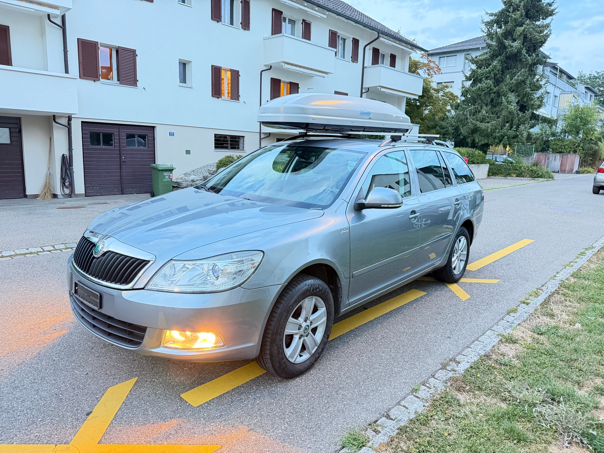 SKODA Octavia Combi 1.8 TSI Arosa 4x4/ FRISCH AB MFK & SERVICE-image-1