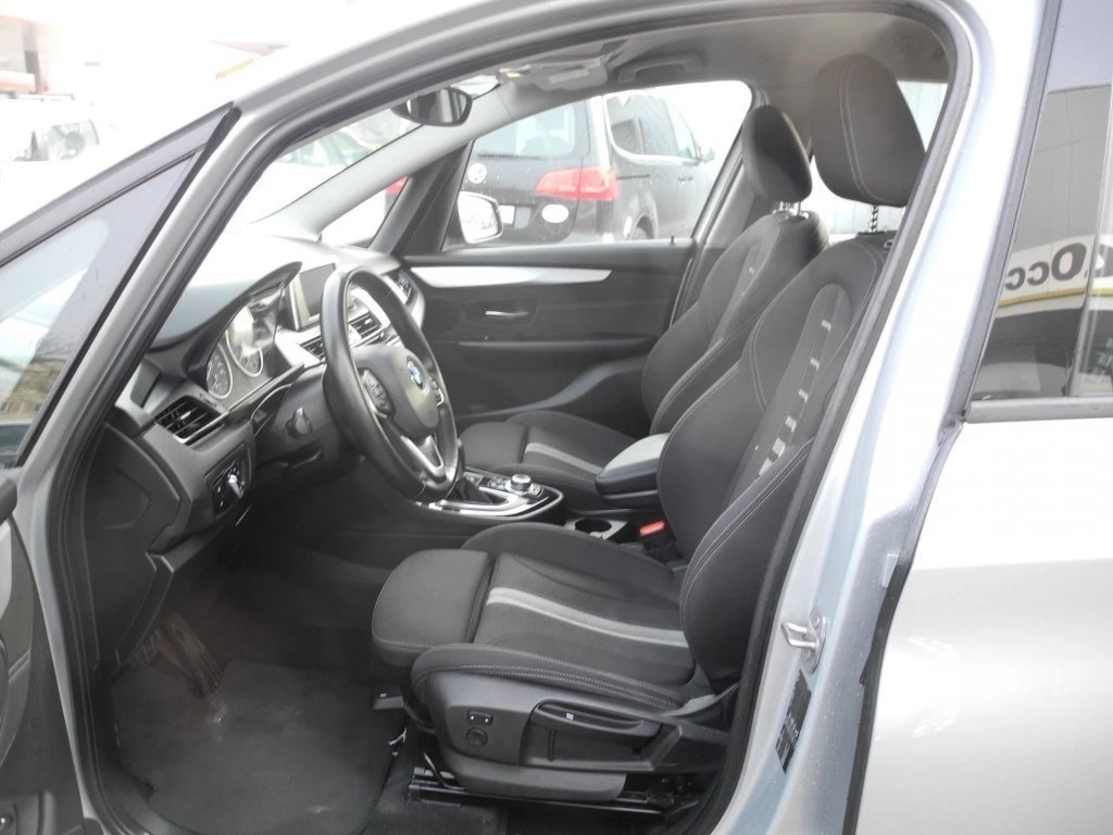 BMW 220d Gran Tourer Steptronic ** Frisch ab MFK and Service **-image-10