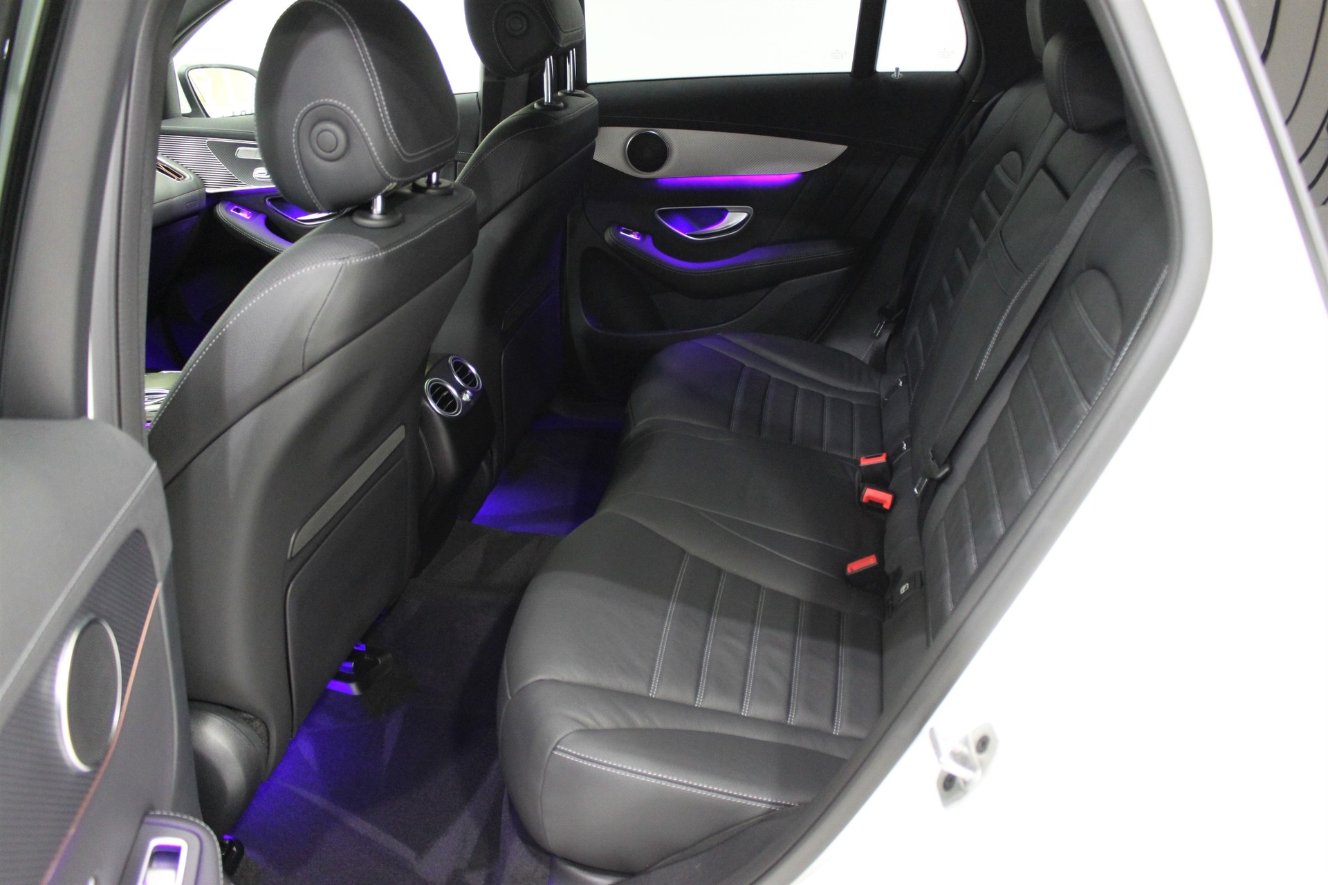 MERCEDES-BENZ EQC 400 AMG Line 4Matic (CH) AHK-image-11