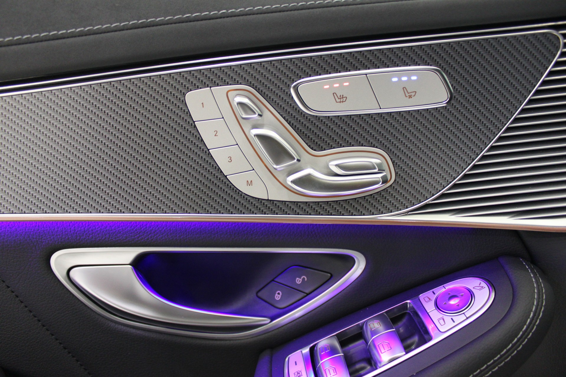 MERCEDES-BENZ EQC 400 AMG Line 4Matic (CH) AHK-image-18