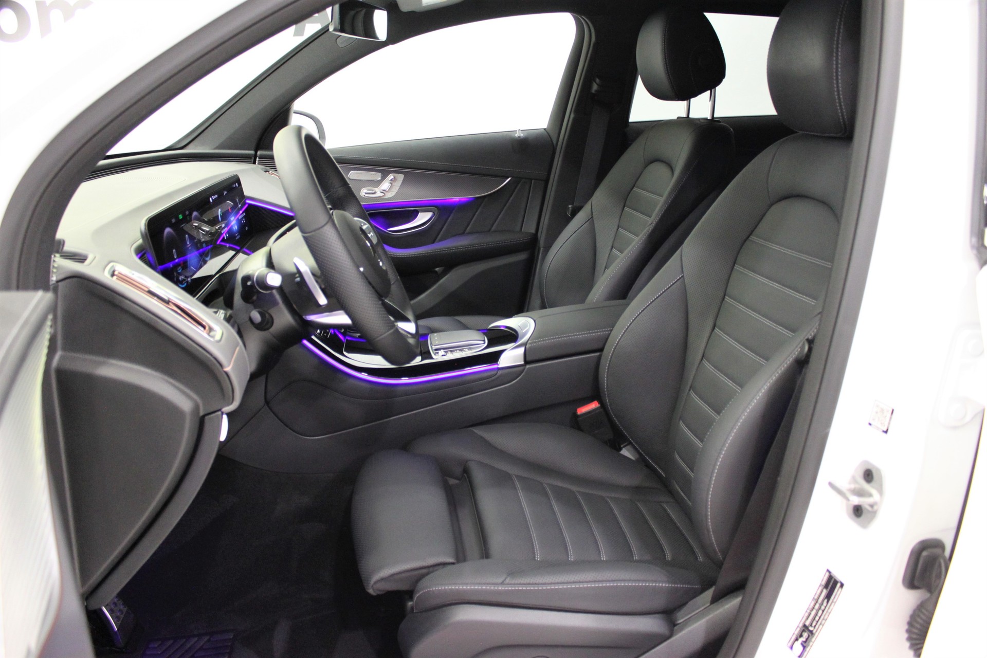 MERCEDES-BENZ EQC 400 AMG Line 4Matic (CH) AHK-image-10