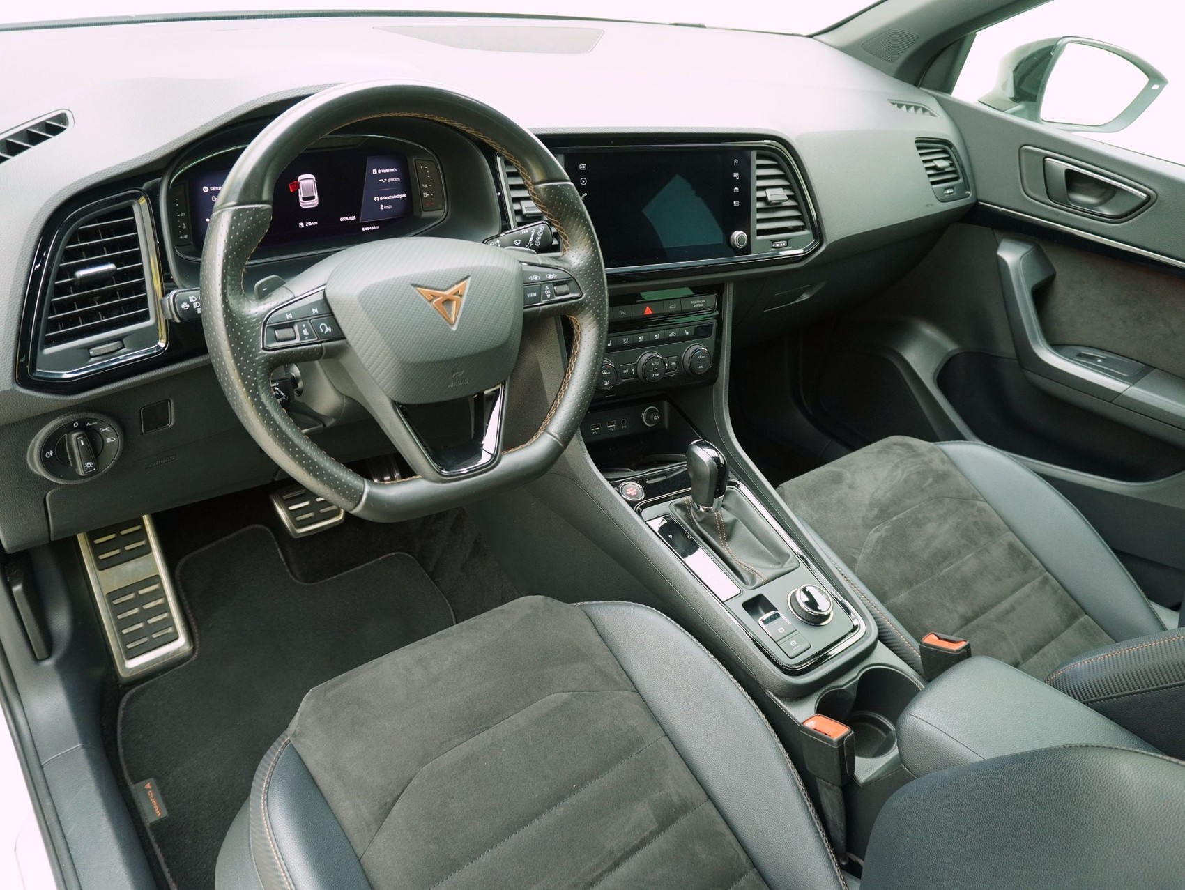 SEAT Cupra Ateca 2.0 TSI DSG 4Drive-image-9