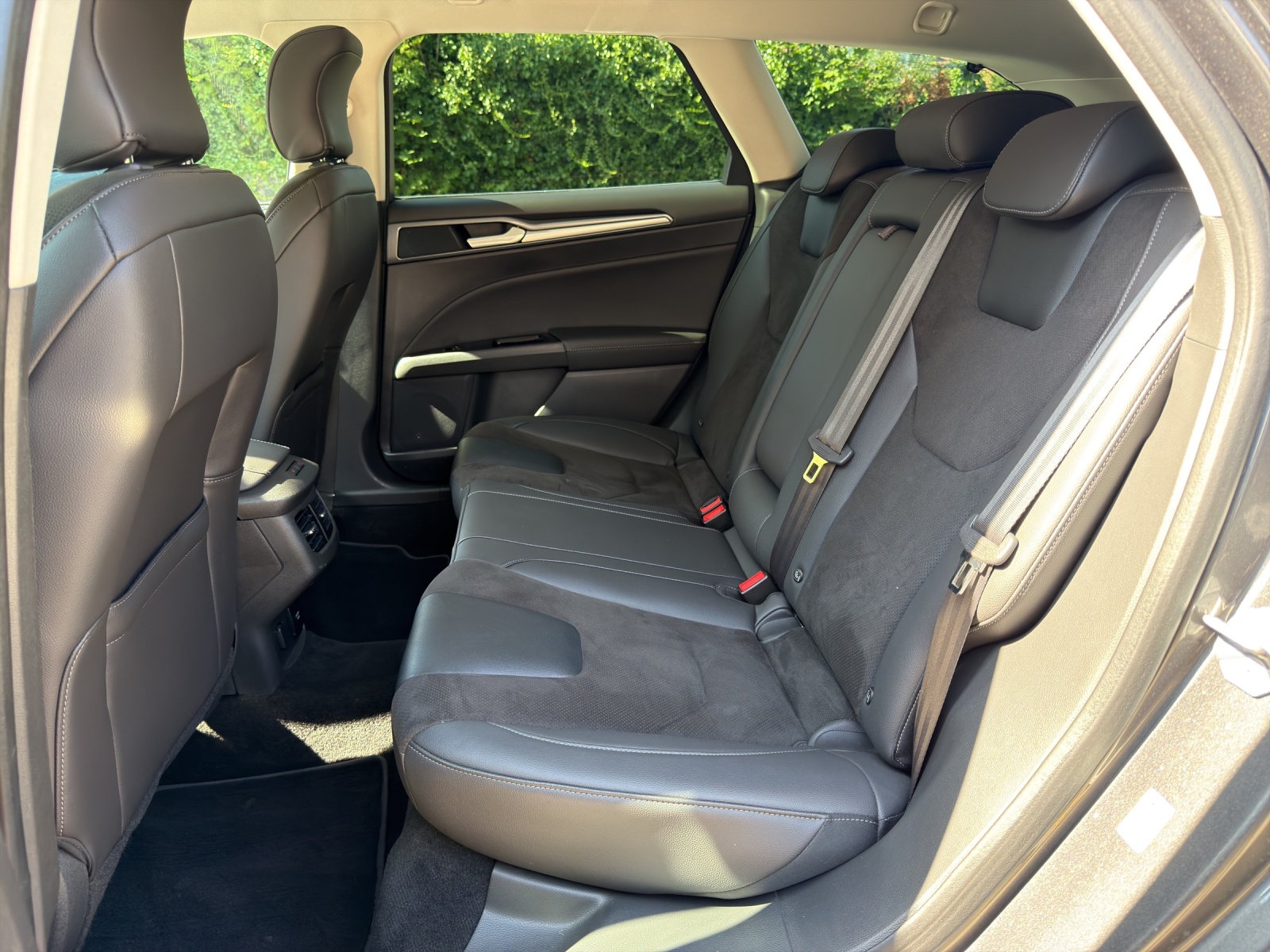 FORD Mondeo 2.0 TDCi Titanium AWD PowerShift-image-10