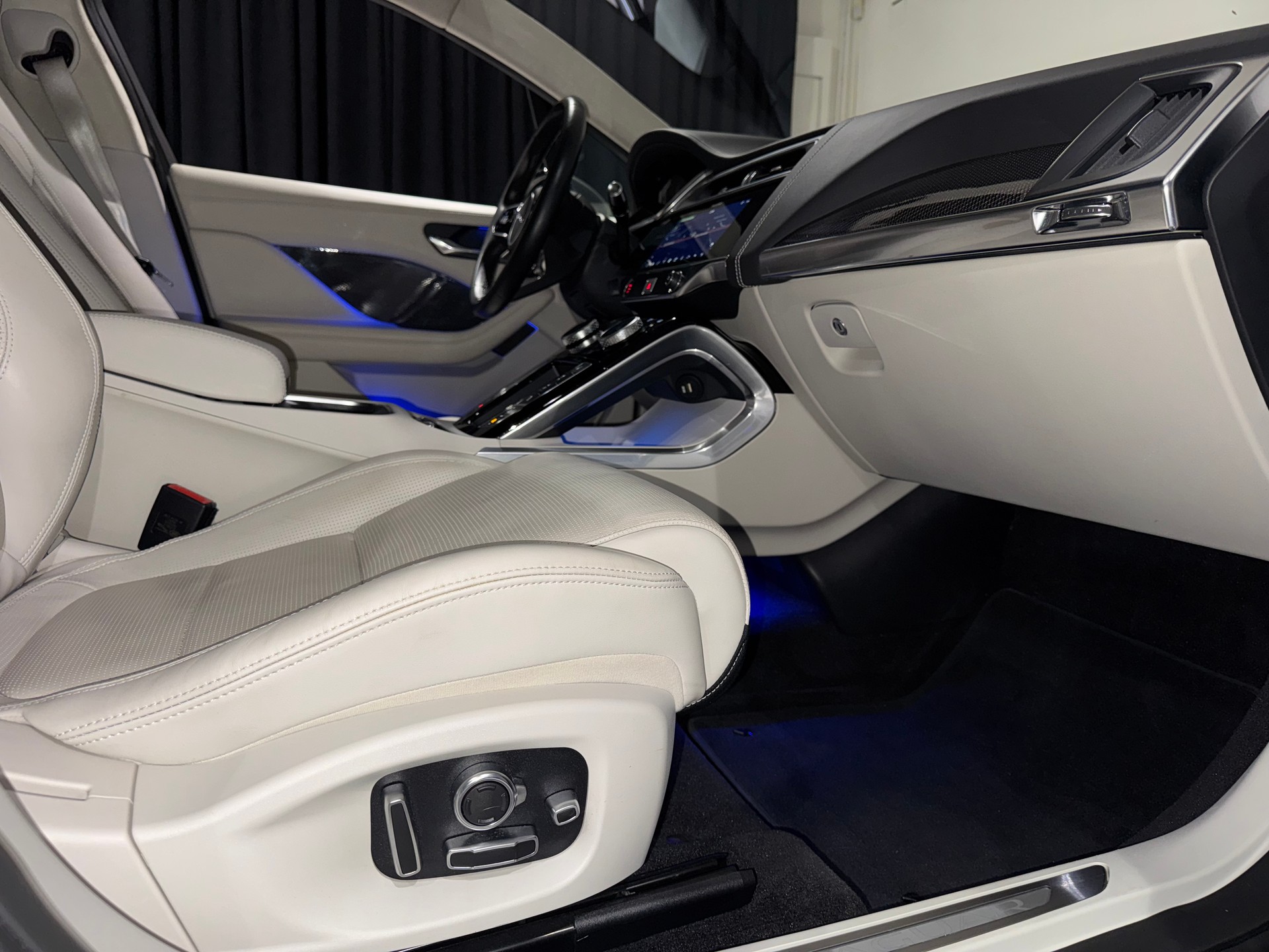 JAGUAR I-Pace EV400 HSE AWD I 1.HAND I Werksgarantie I-image-15