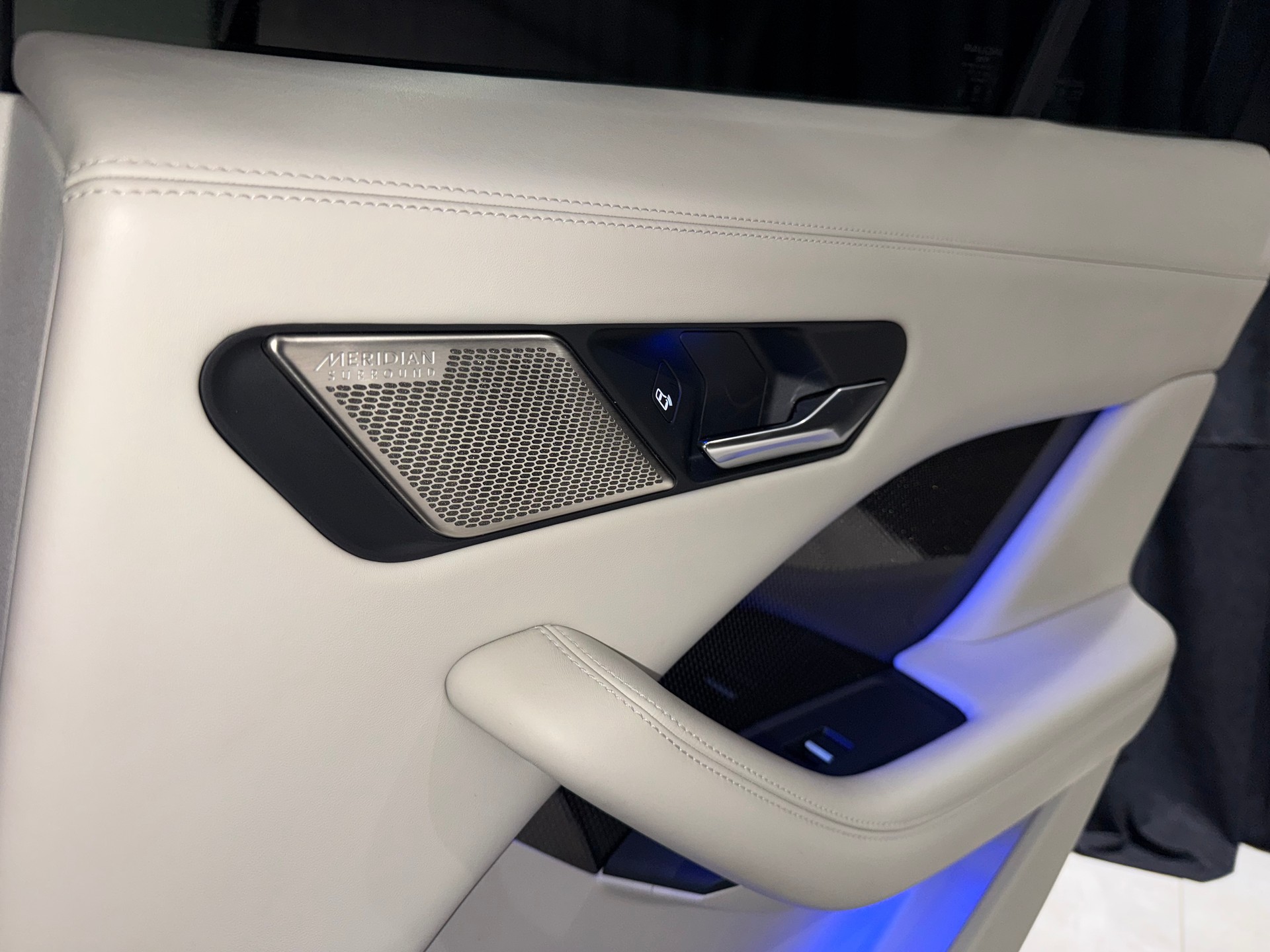 JAGUAR I-Pace EV400 HSE AWD I 1.HAND I Werksgarantie I-image-26
