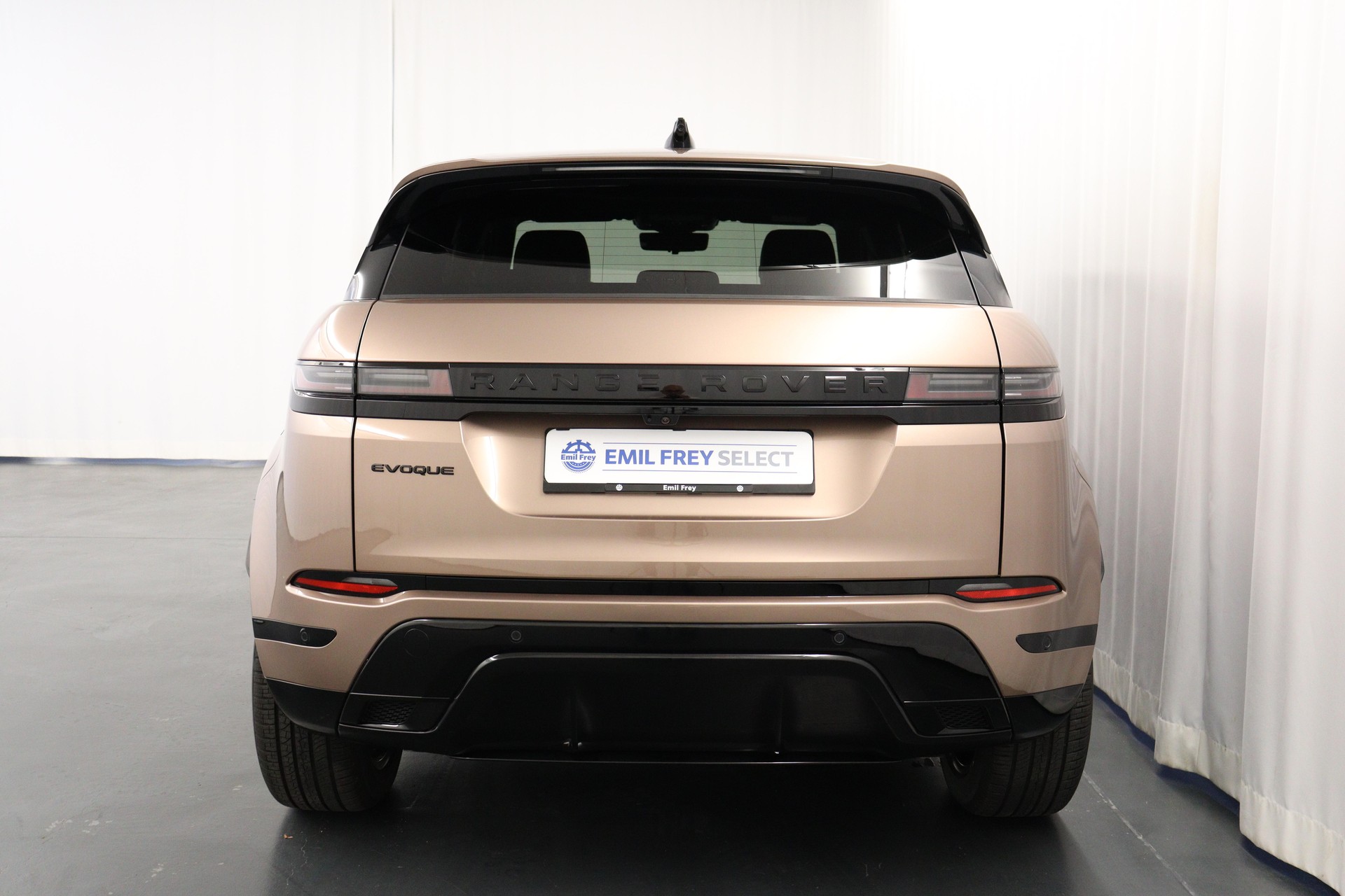LAND ROVER Range Rover Evoque 1.5 T 270e Dynamic SE-image-11