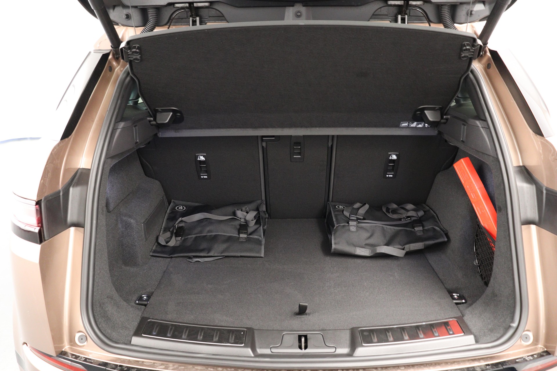 LAND ROVER Range Rover Evoque 1.5 T 270e Dynamic SE-image-13