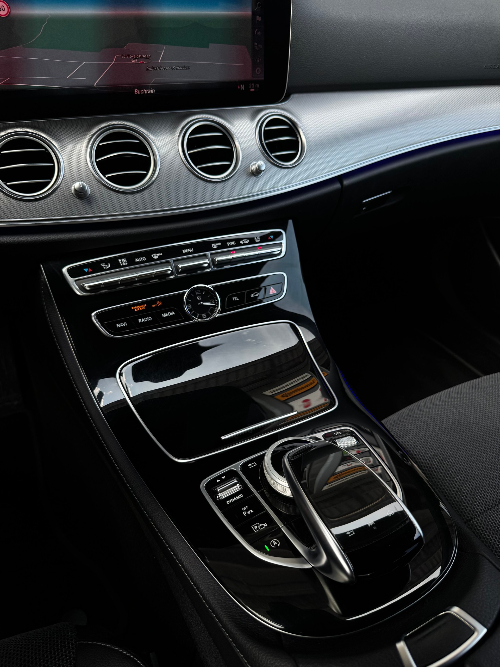 MERCEDES-BENZ E 200 Avantgarde 4Matic 9G-Tronic / ab MFK bei Verkauf-image-12