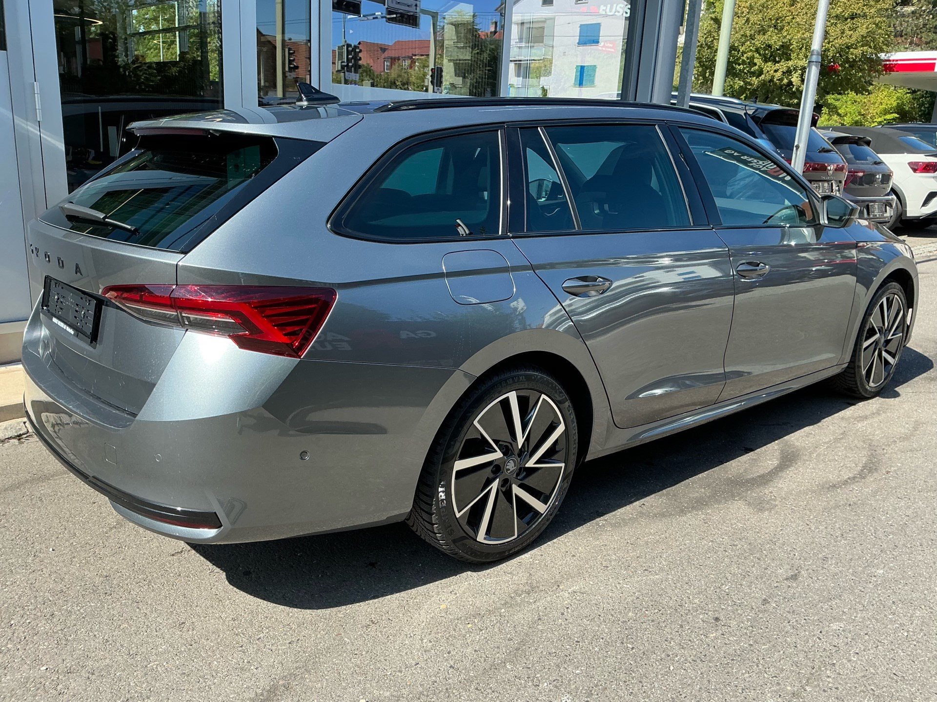 SKODA Octavia Combi 1.5 TSI mHEV 150PS Sportline *** PANORAMA - SCHIEBEDACH ***-showroom-element-3