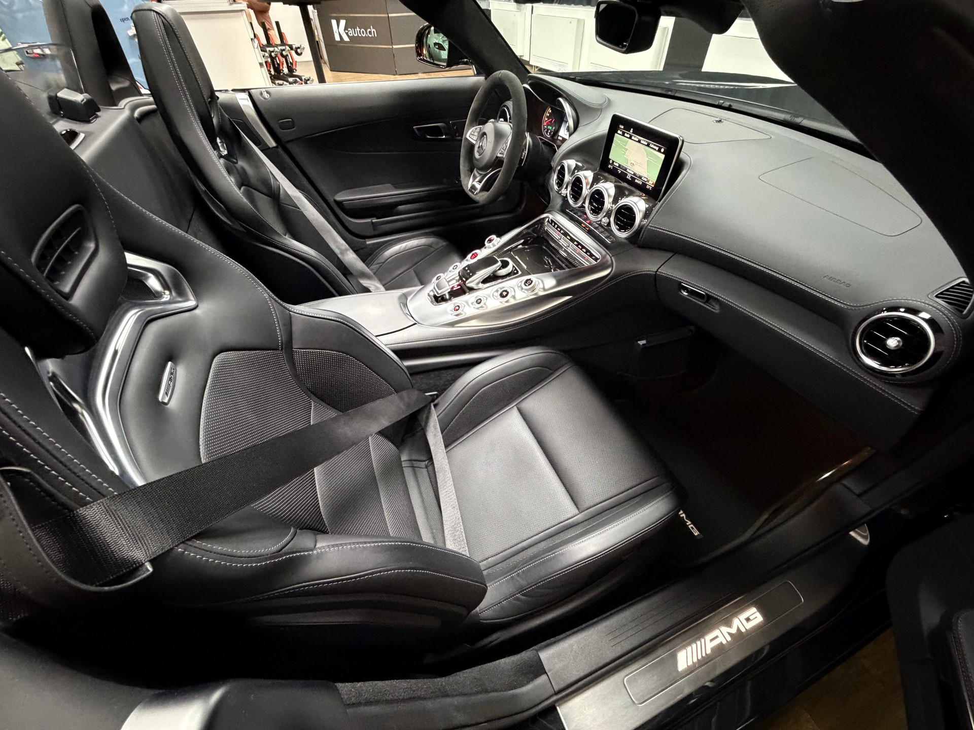 MERCEDES-BENZ AMG GT Roadster Speedshift DCT-image-29