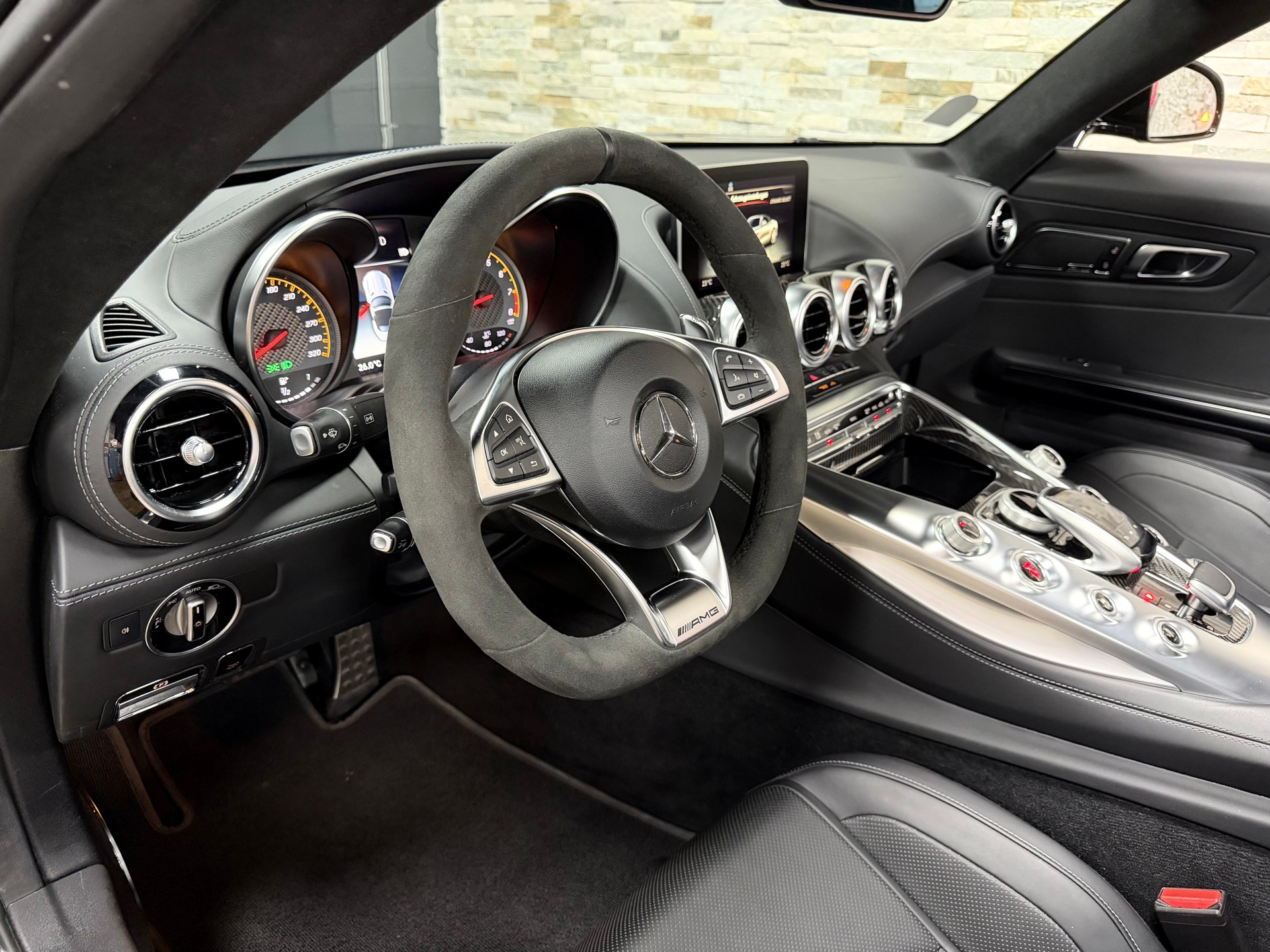 MERCEDES-BENZ AMG GT Roadster Speedshift DCT-image-19