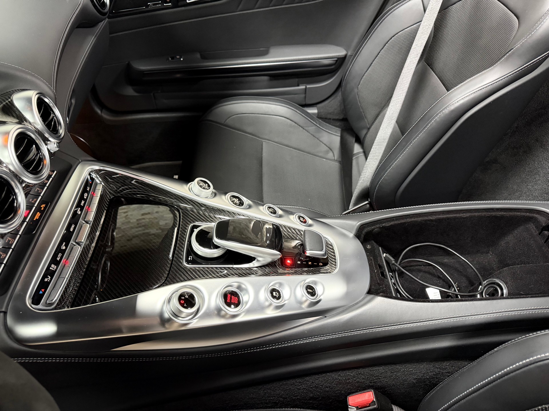 MERCEDES-BENZ AMG GT Roadster Speedshift DCT-image-25