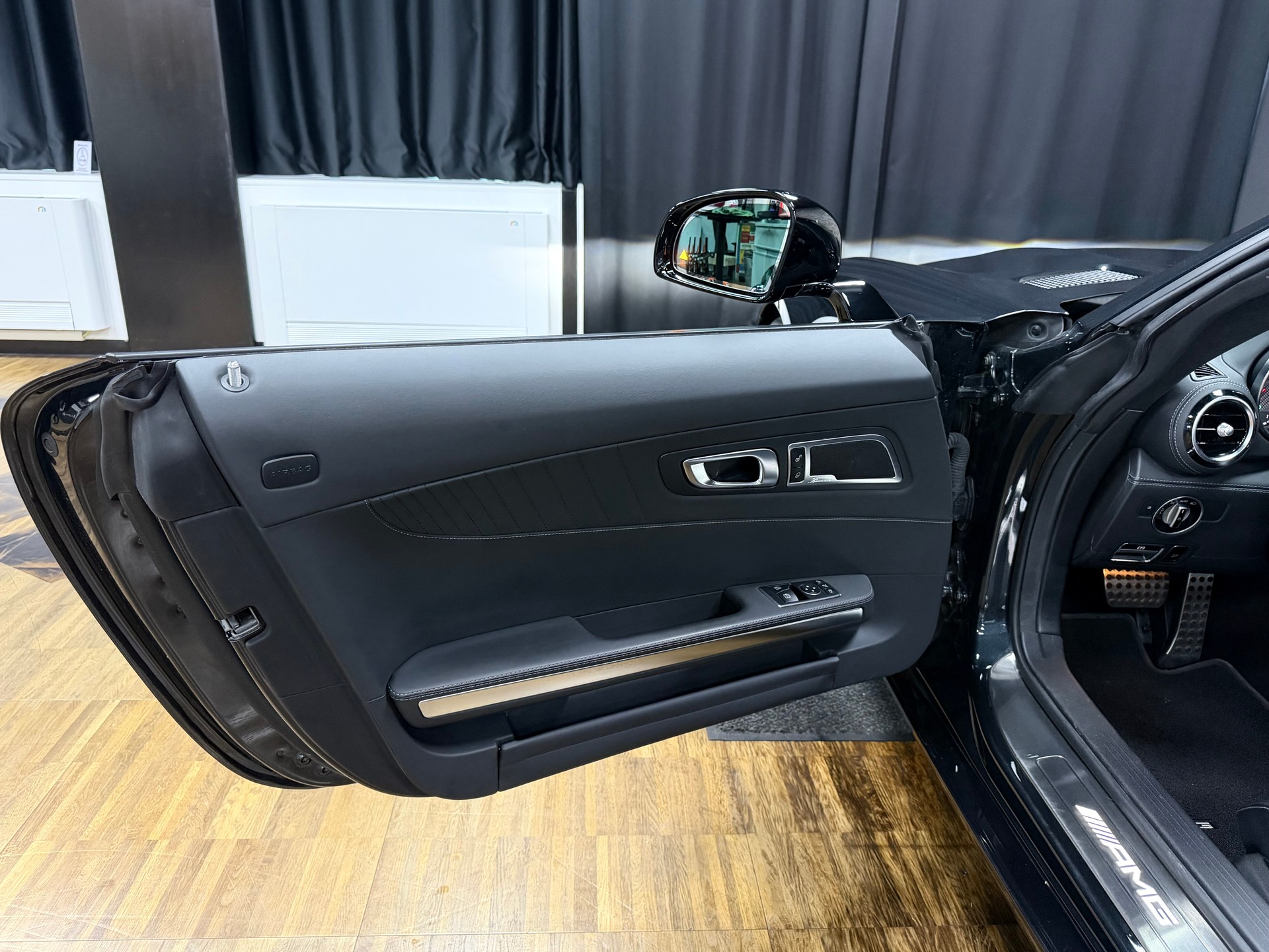 MERCEDES-BENZ AMG GT Roadster Speedshift DCT-image-16