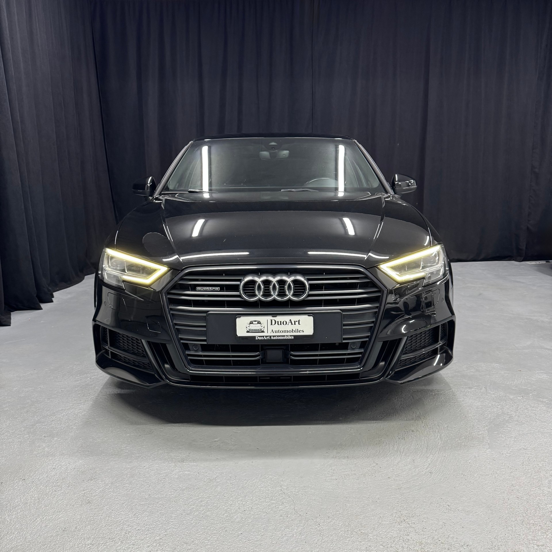 AUDI A3 Sportback S-Line 2.0 TDI Design S-tronic quattro-image-2