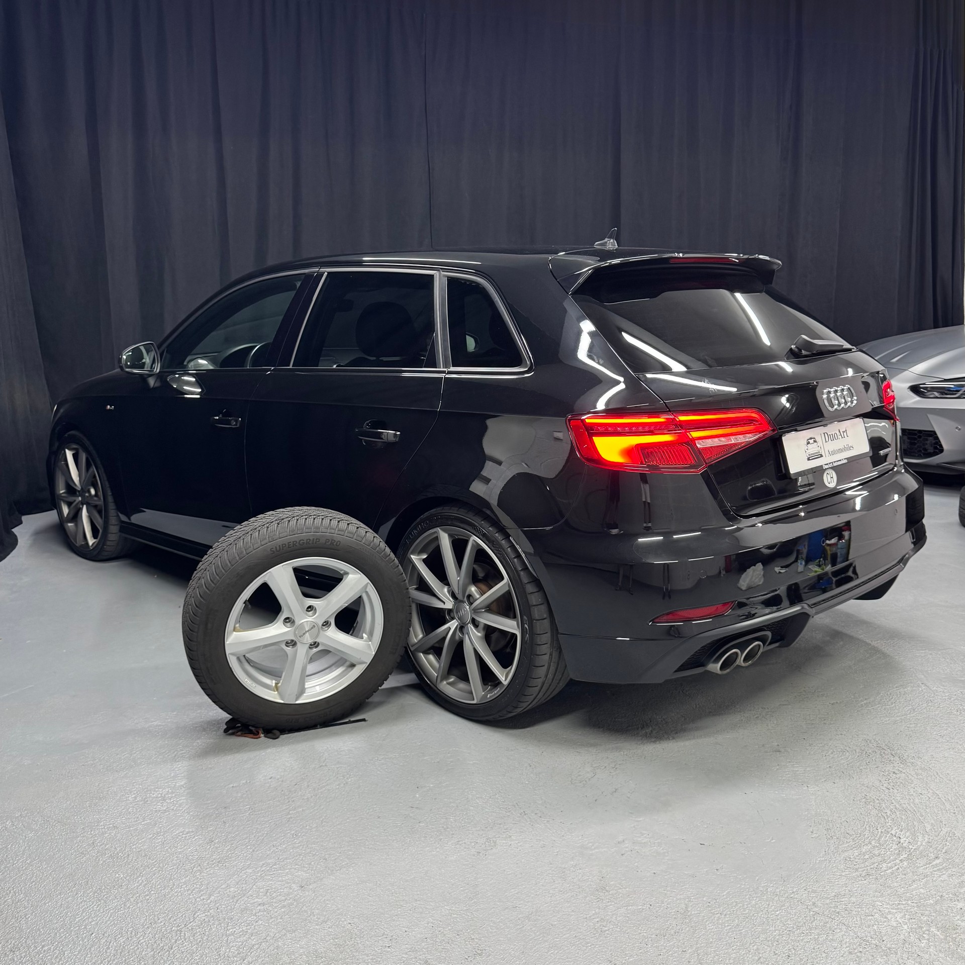 AUDI A3 Sportback S-Line 2.0 TDI Design S-tronic quattro-image-9