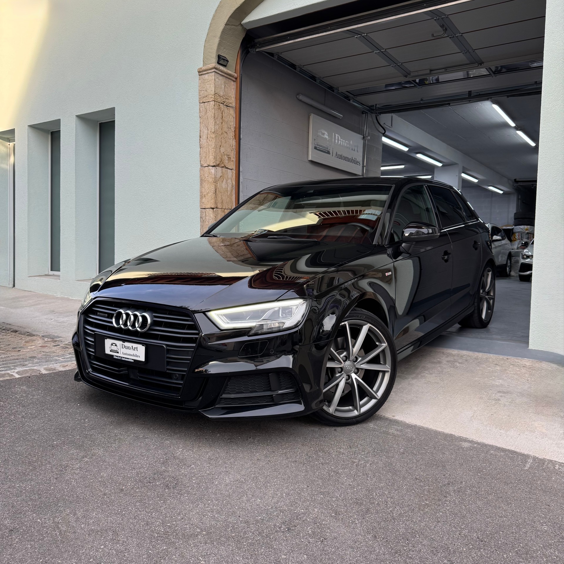 AUDI A3 Sportback S-Line 2.0 TDI Design S-tronic quattro-image-0