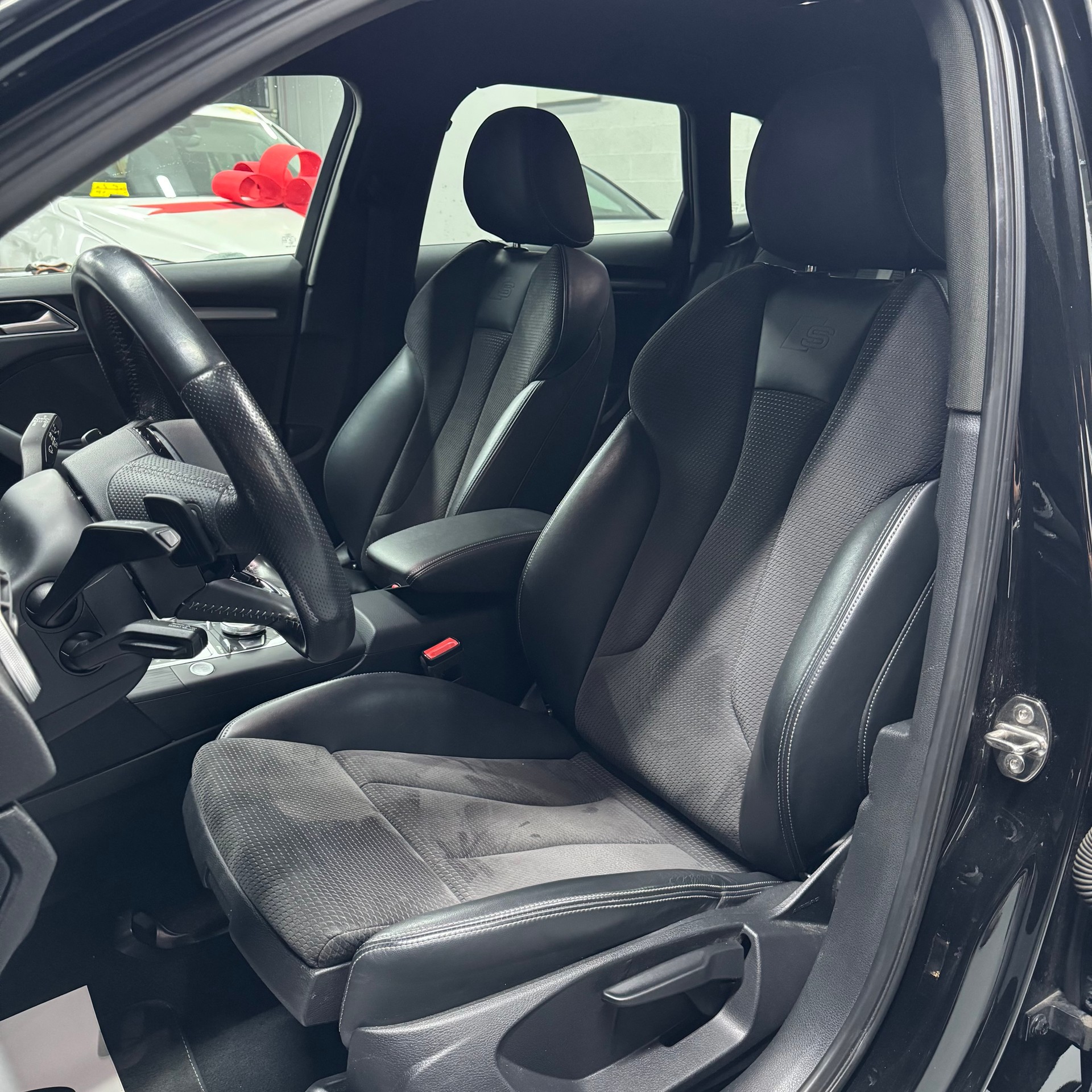 AUDI A3 Sportback S-Line 2.0 TDI Design S-tronic quattro-image-12
