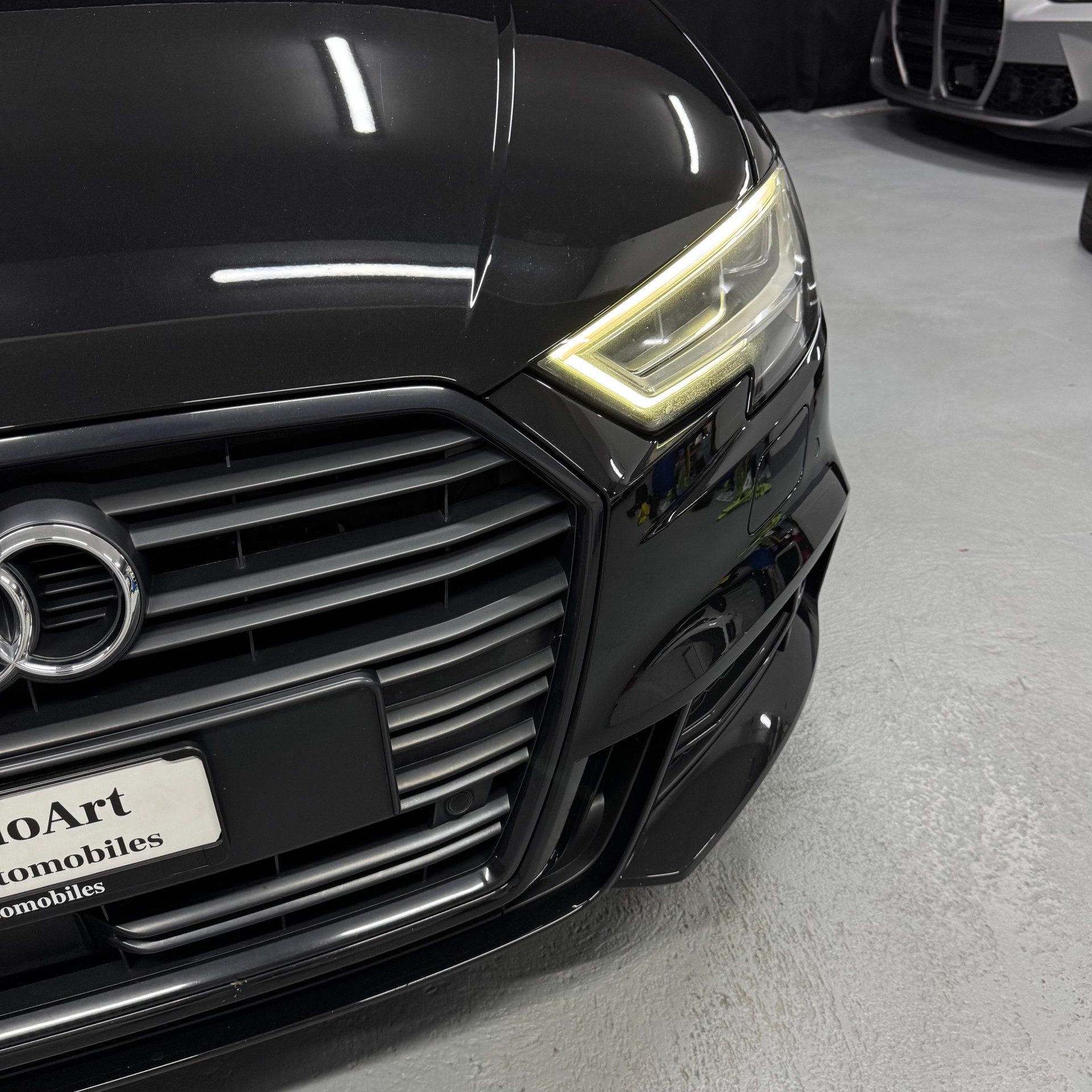 AUDI A3 Sportback S-Line 2.0 TDI Design S-tronic quattro-image-3