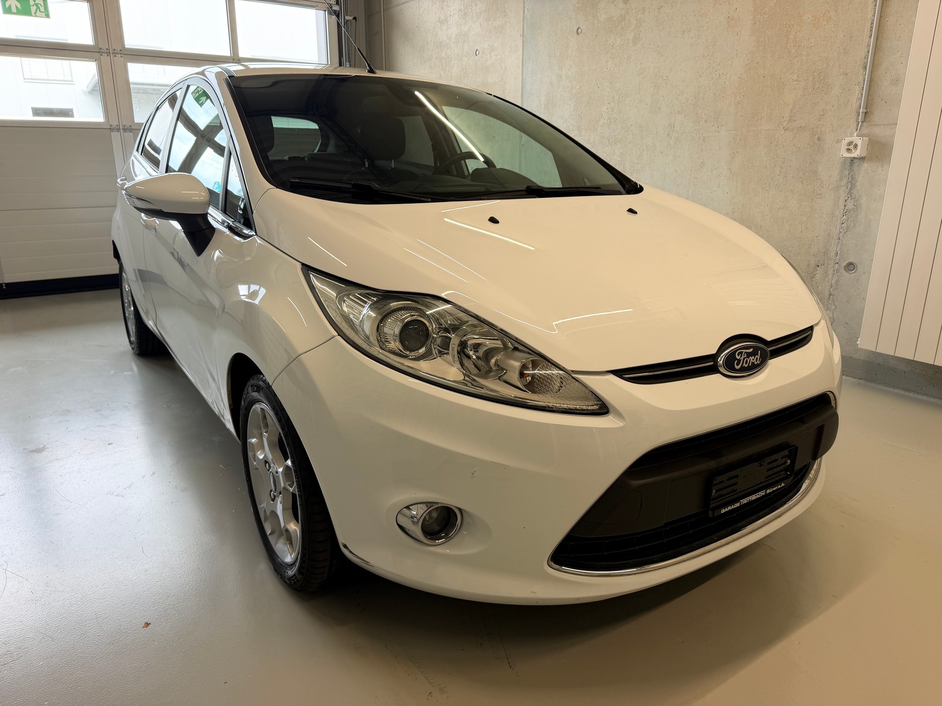 FORD Fiesta 1.4 16V Titanium-image-1