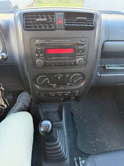 SUZUKI Jimny 1.3-image-7
