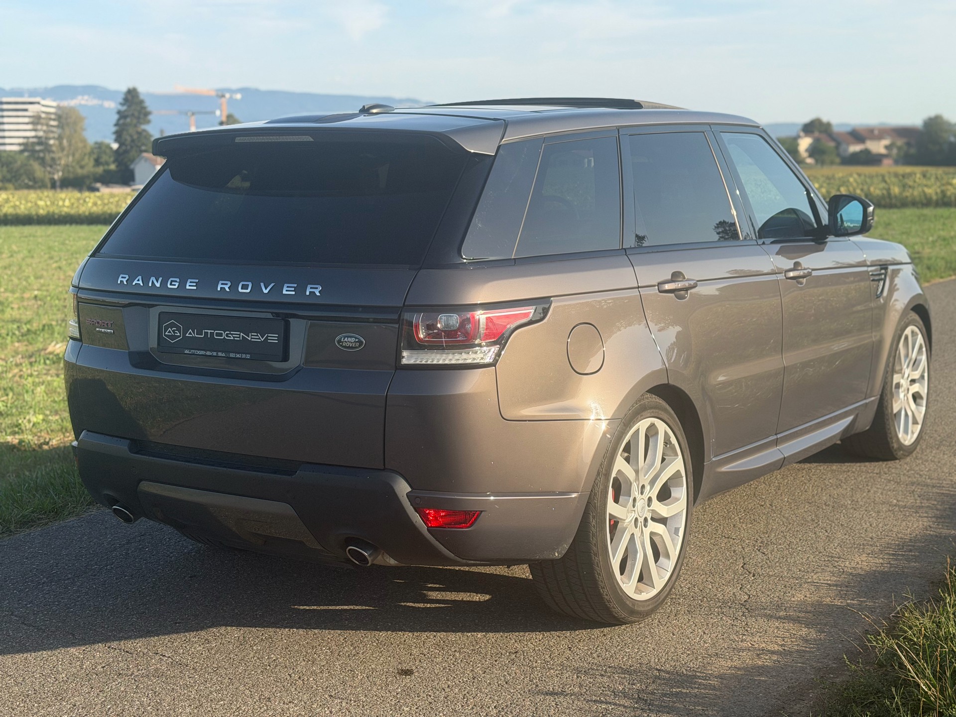 LAND ROVER Range Rover Sport 3.0 SDV6 HSE Dynamic Automatic-image-5