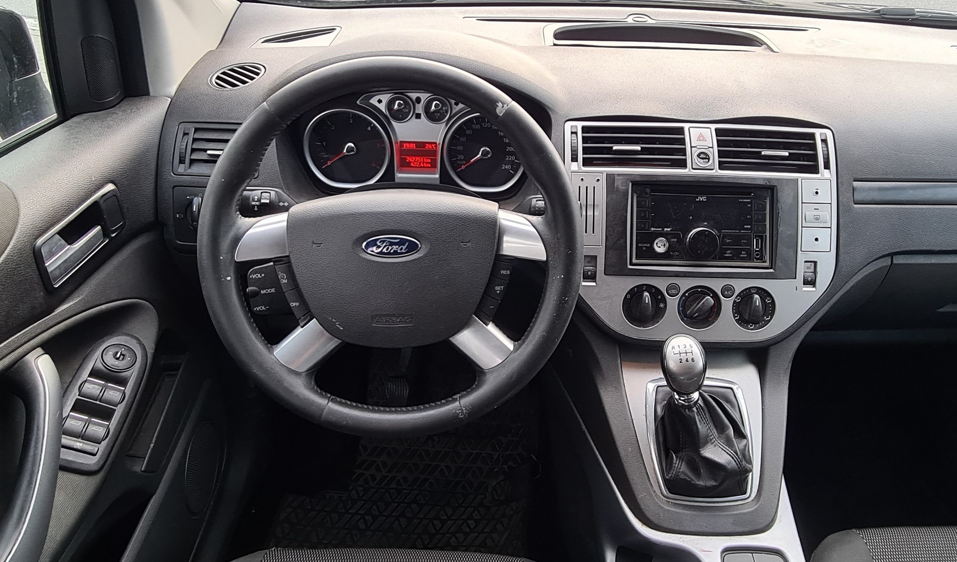FORD Kuga 2.0 TDCi Titanium 4WD-image-10