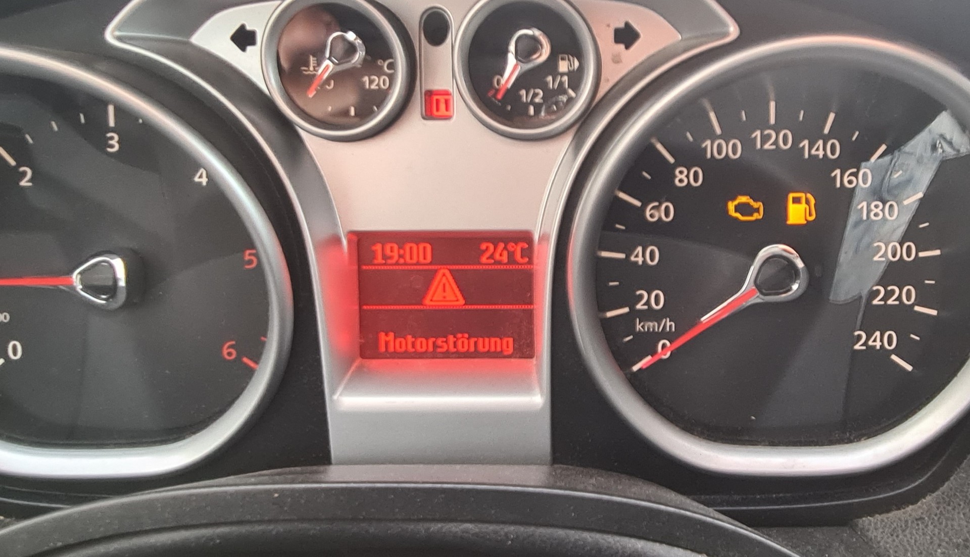 FORD Kuga 2.0 TDCi Titanium 4WD-image-14