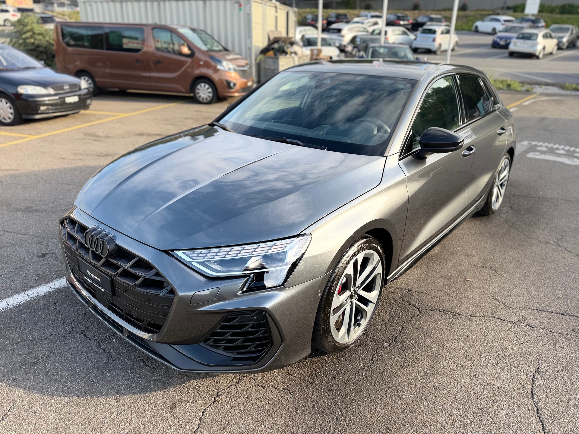 AUDI S3 Sportback TFSI quattro S-tronic-image-4