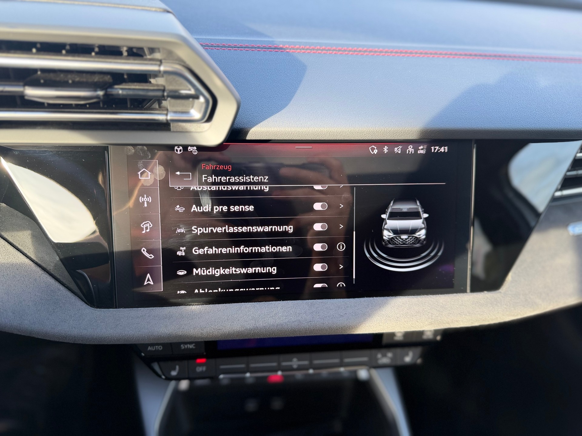 AUDI S3 Sportback TFSI quattro S-tronic-image-21