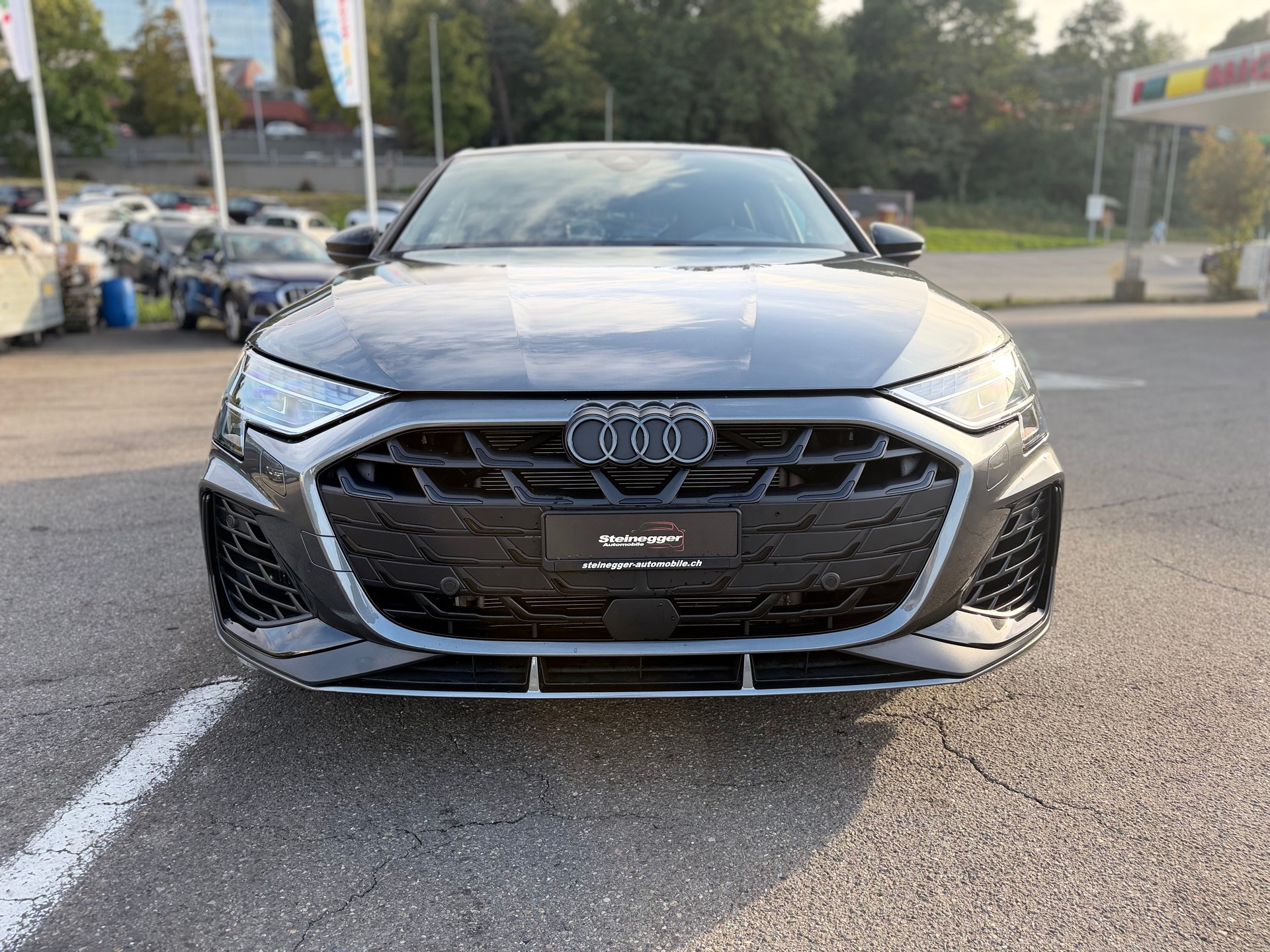 AUDI S3 Sportback TFSI quattro S-tronic-image-2