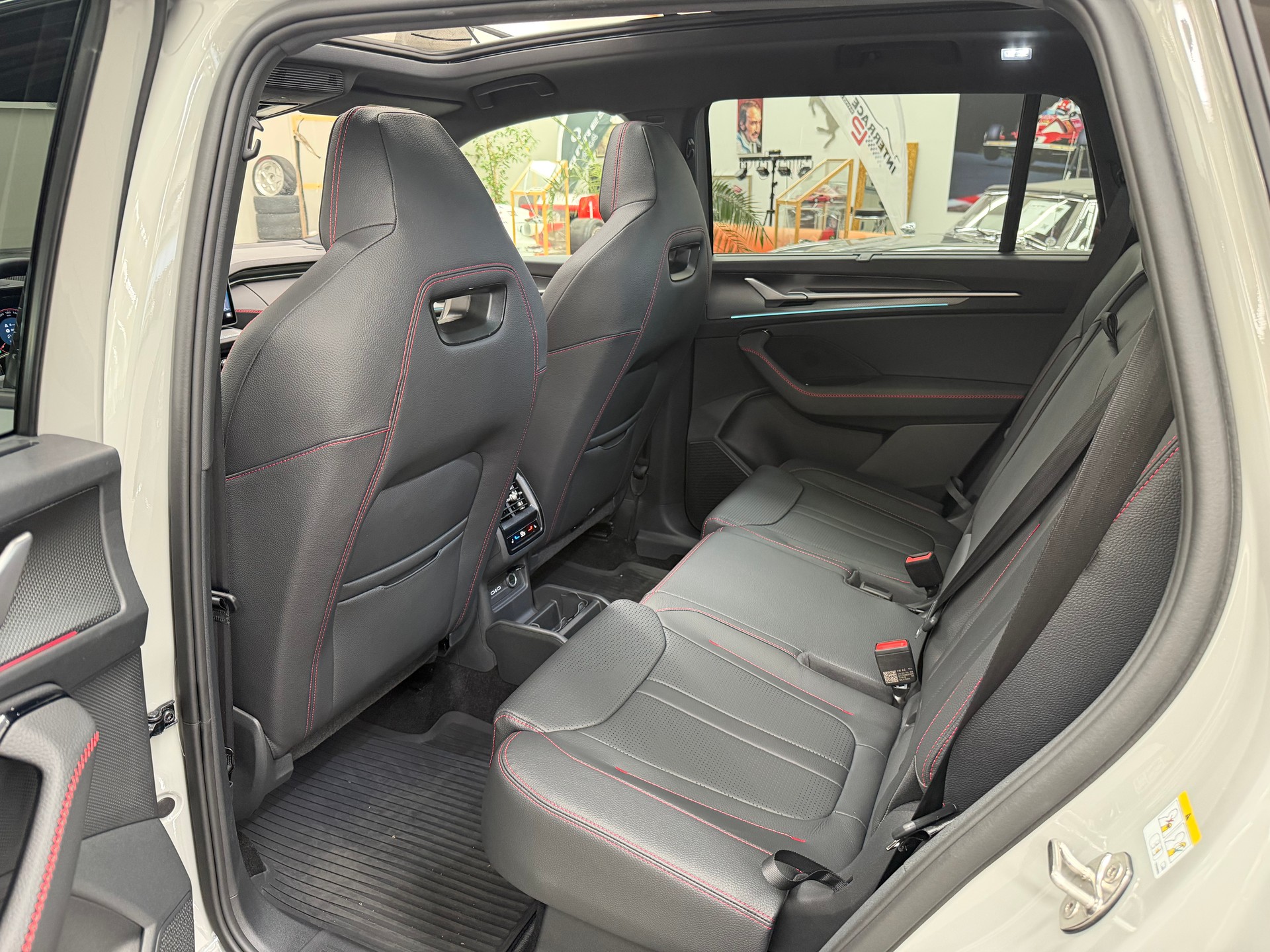 SKODA Kodiaq 2.0 TSI RS 4x4-image-10